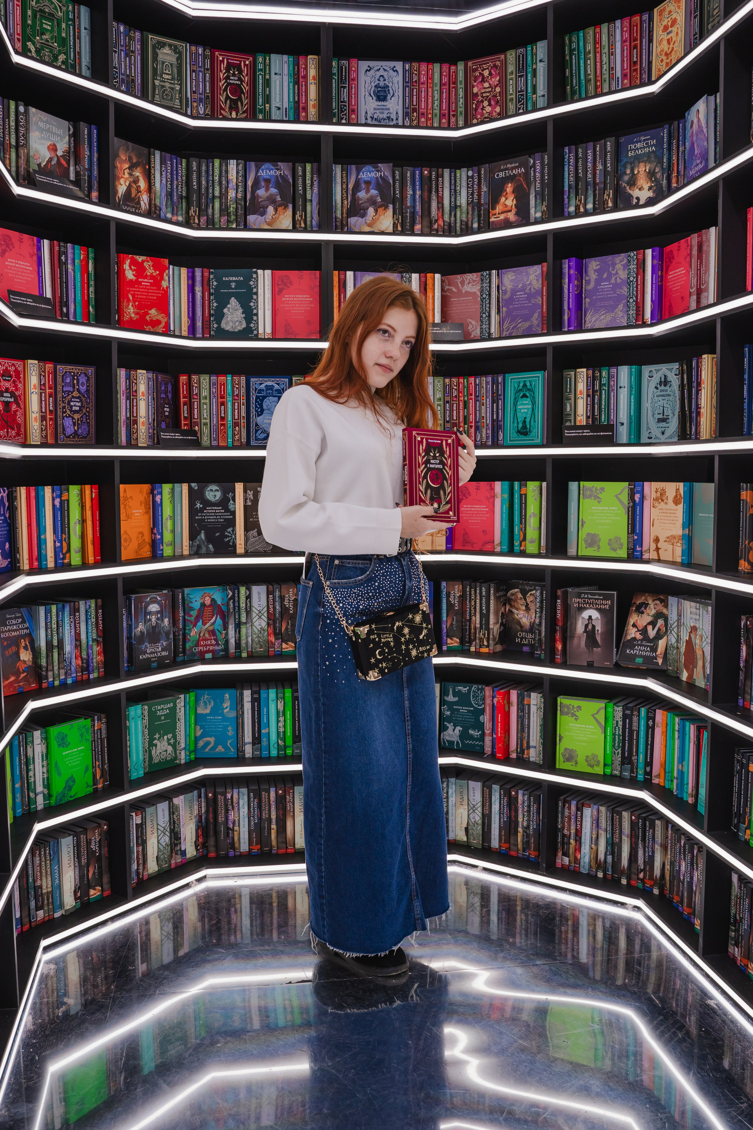 МИФ Non/fictio№ 2025 стенды. Репортажный фотограф Анастасия Рубцова