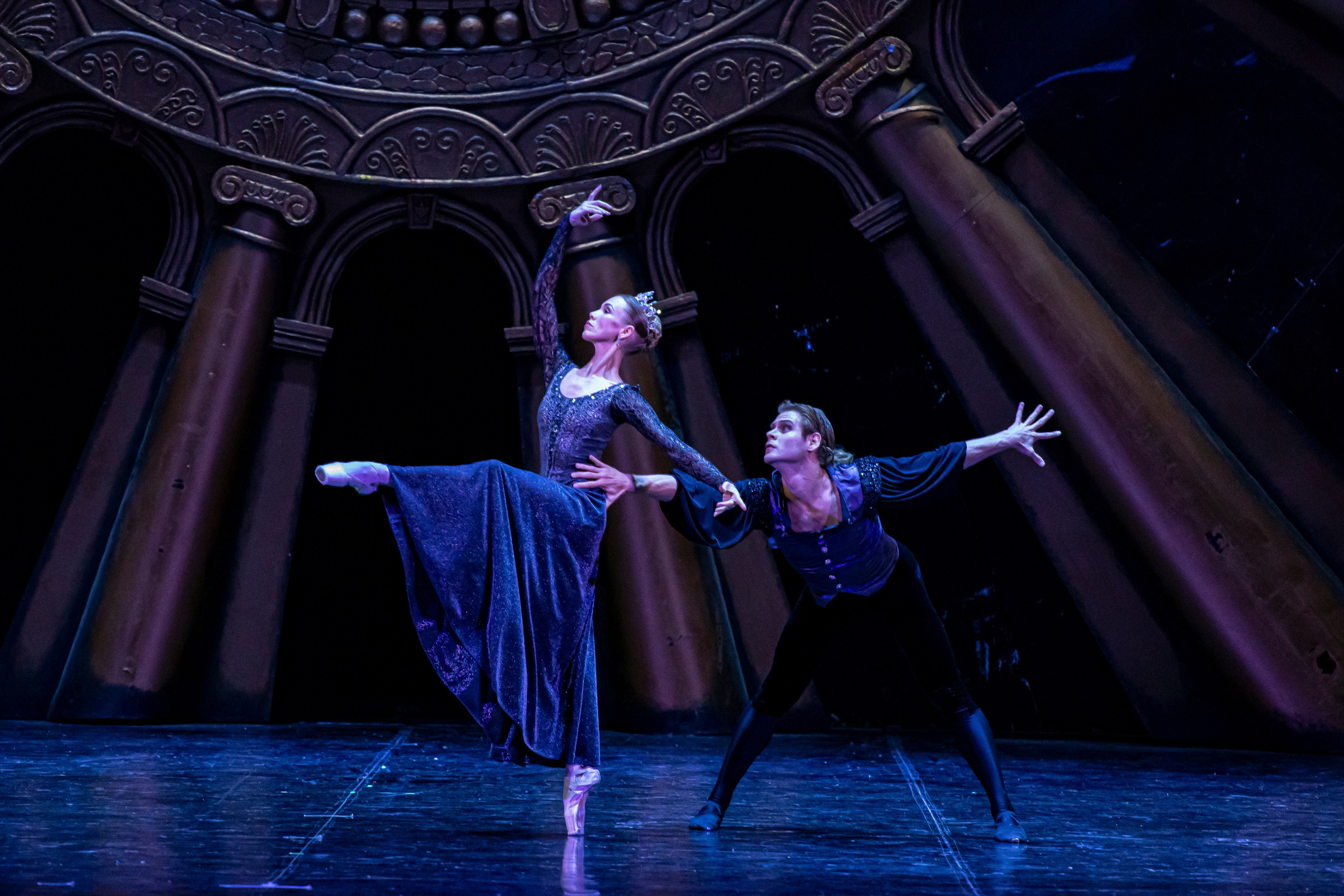 Русский Гамлет спектакль премьера Марийского театра оперы и балета в Зимнем театре г. Сочи. Фотограф в Сочи Юрий Шептаев