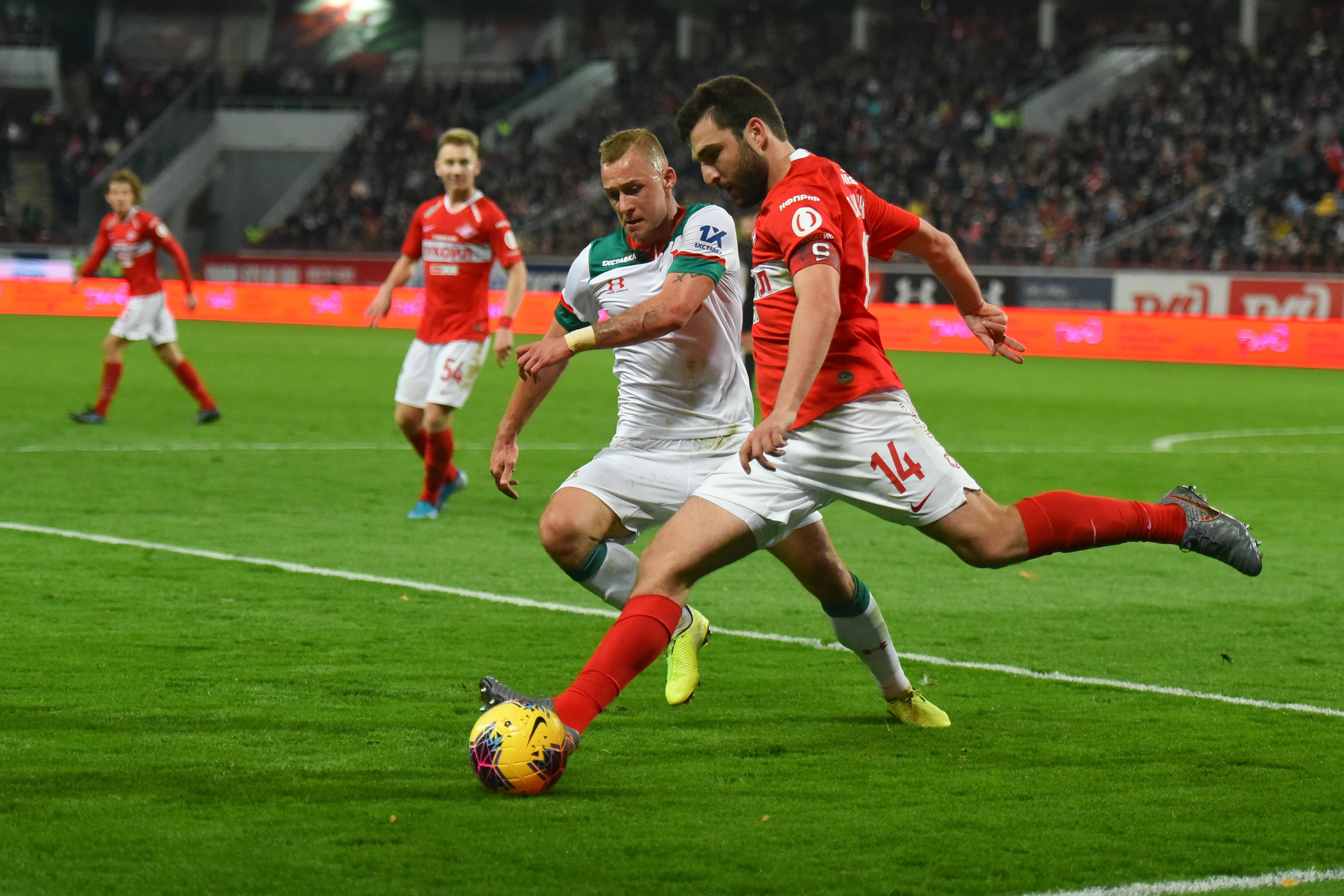 Чемпионат России по футболу: "Локомотив" (Москва) - "Спартак" (Москва) / М24