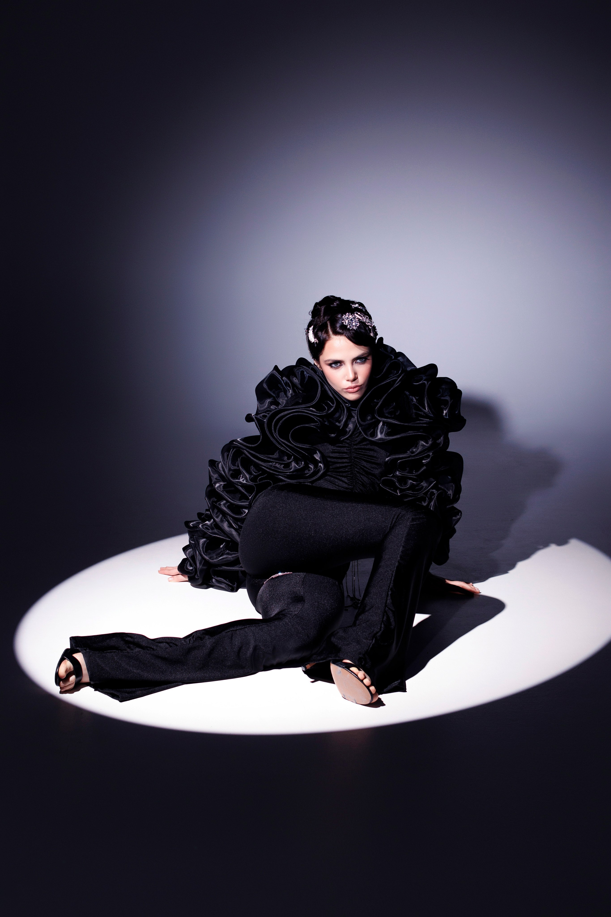 Фотосессия в студии. Я — фотограф, который помогает запечатлеть самые важные моменты вашей жизни!