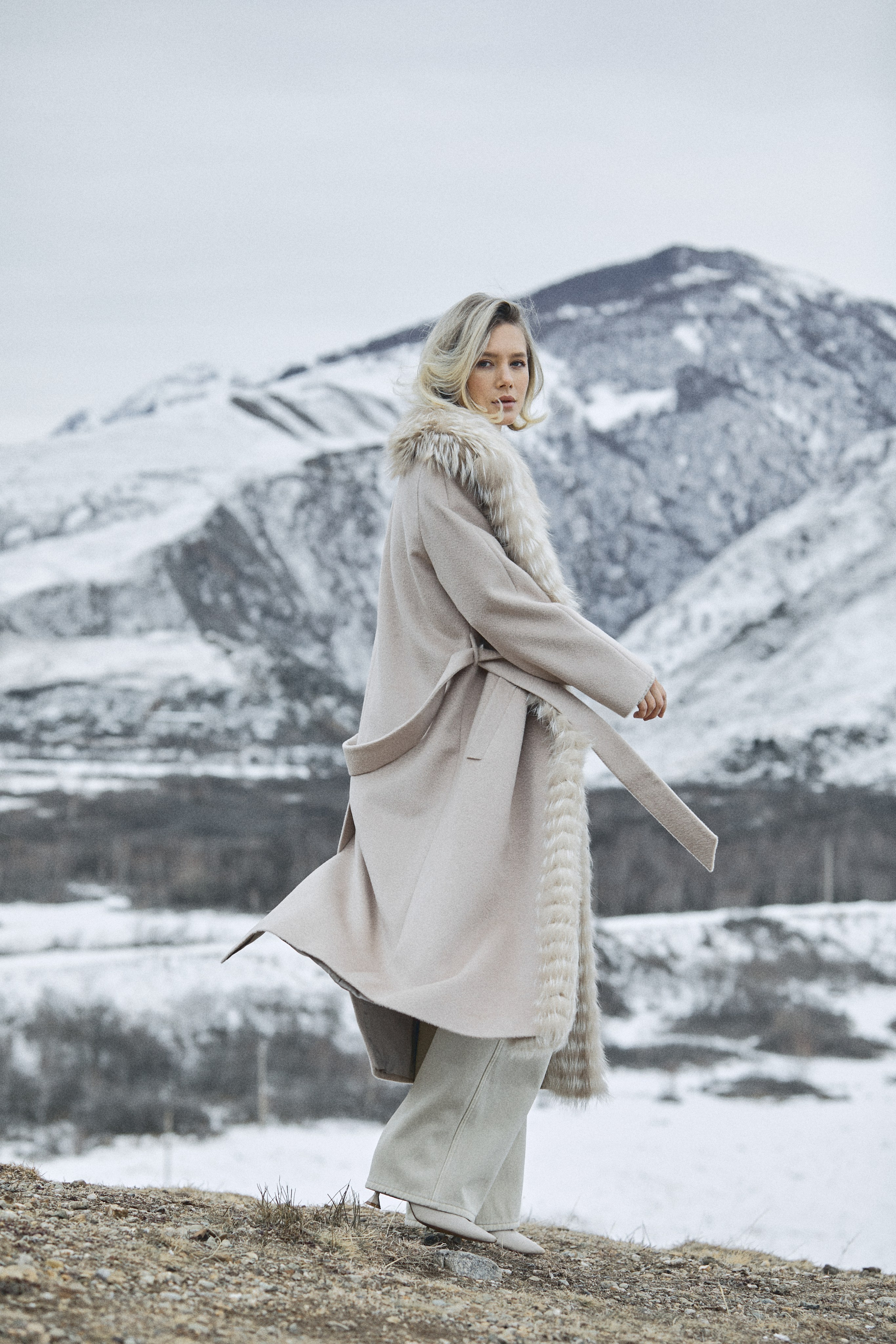 Выездная съемка для бренда одежды. Фотограф Продюсер в горах КБР / Москва  Нальчик Горы