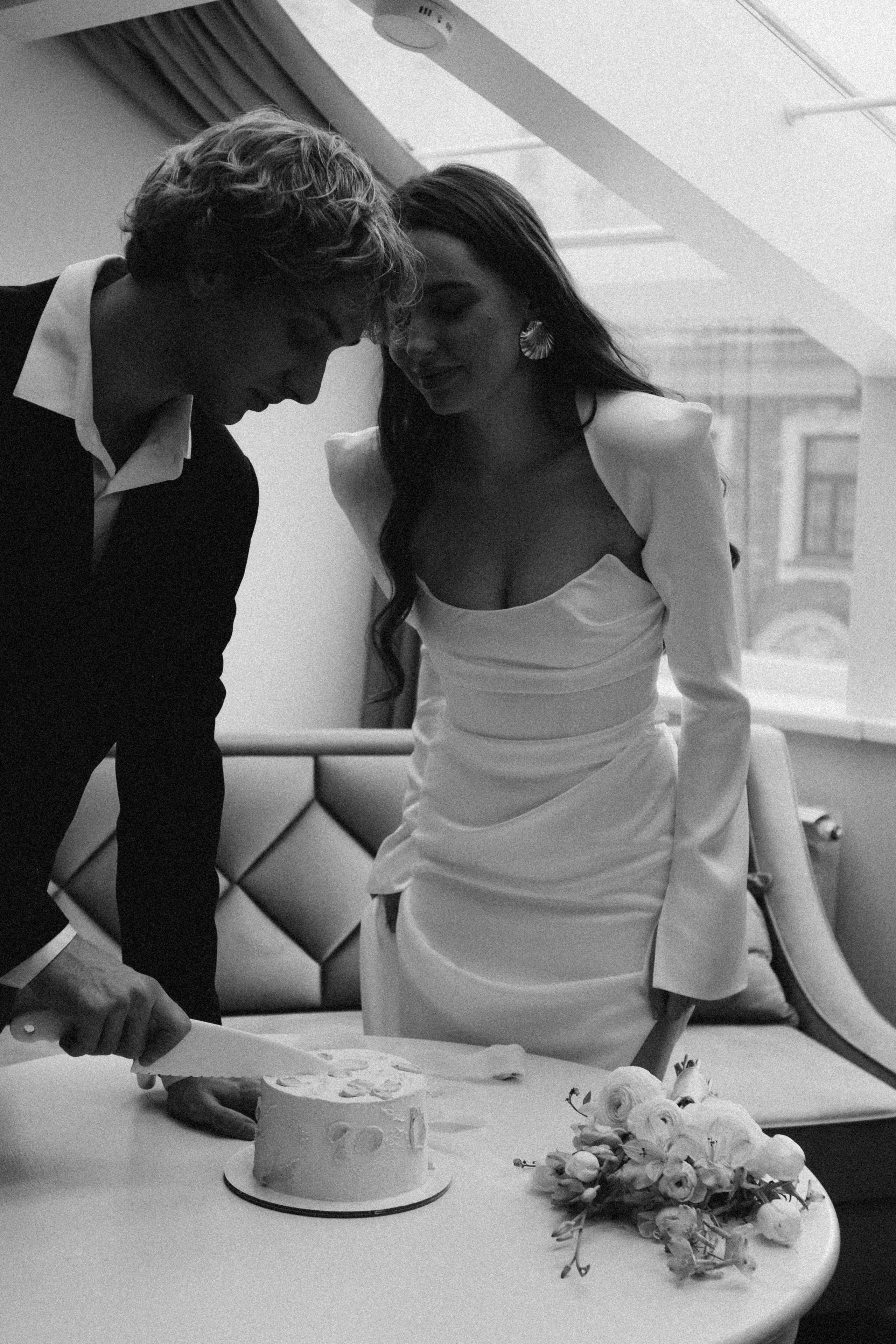 СВАДЕБНАЯ СЬЕМКА В ОТЕЛЕ. СБОРЫ ЖЕНИХА И НЕВЕСТЫ И ТАКЖЕ ТОР И ПОДГОТОВКА К ПРОГУЛКЕ. Профессиональный фотограф, Санкт-Петербург — Виктория Богомолова