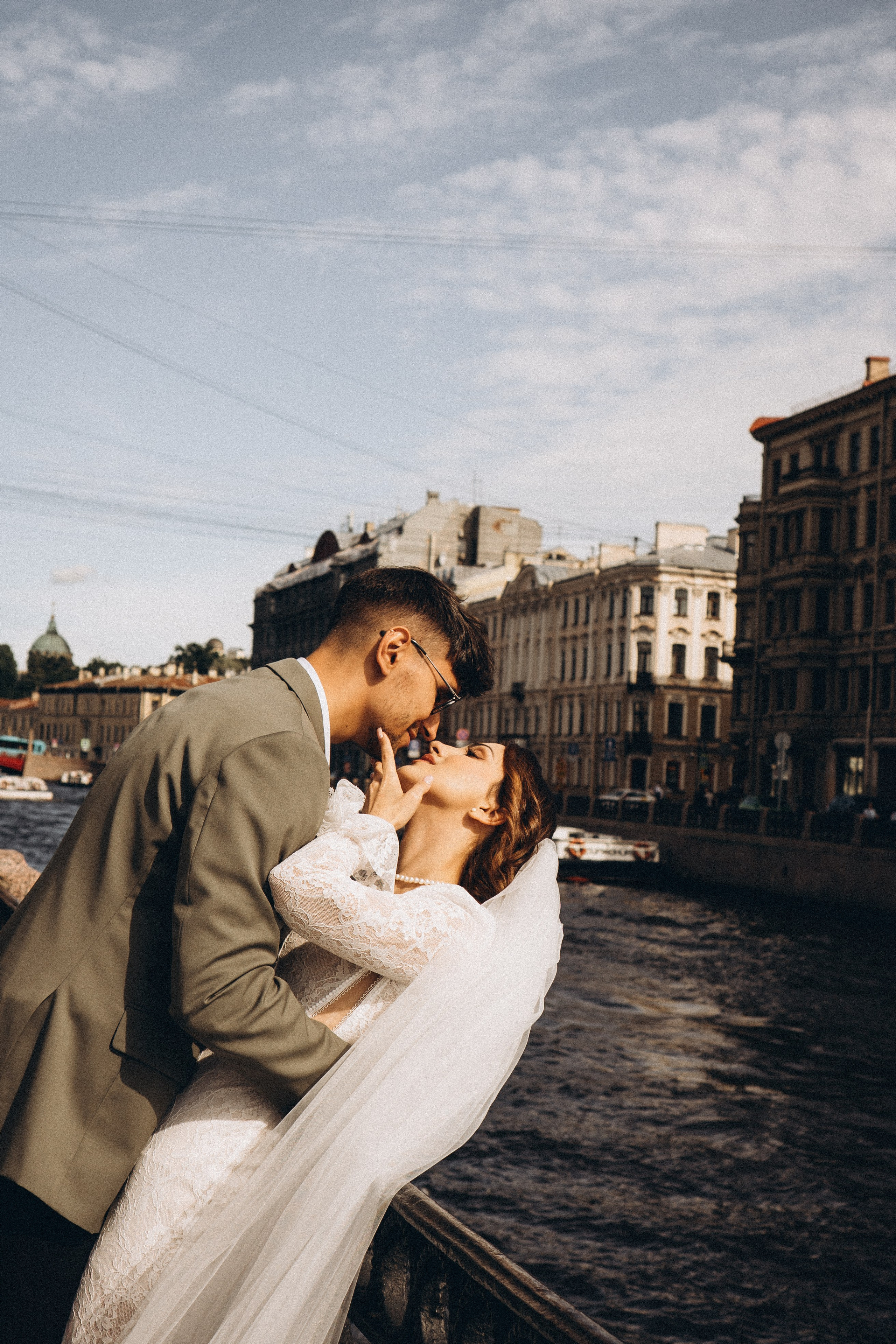 СВАДЕБНАЯ ПРОГУЛКА ВОЗЕ ИСАИКЕВСКОГО СОБОРА АСТОРИИ И ЗАКОНОДАЛЕТНОГО СОБРАНИЯ. Профессиональный фотограф, Санкт-Петербург — Виктория Богомолова