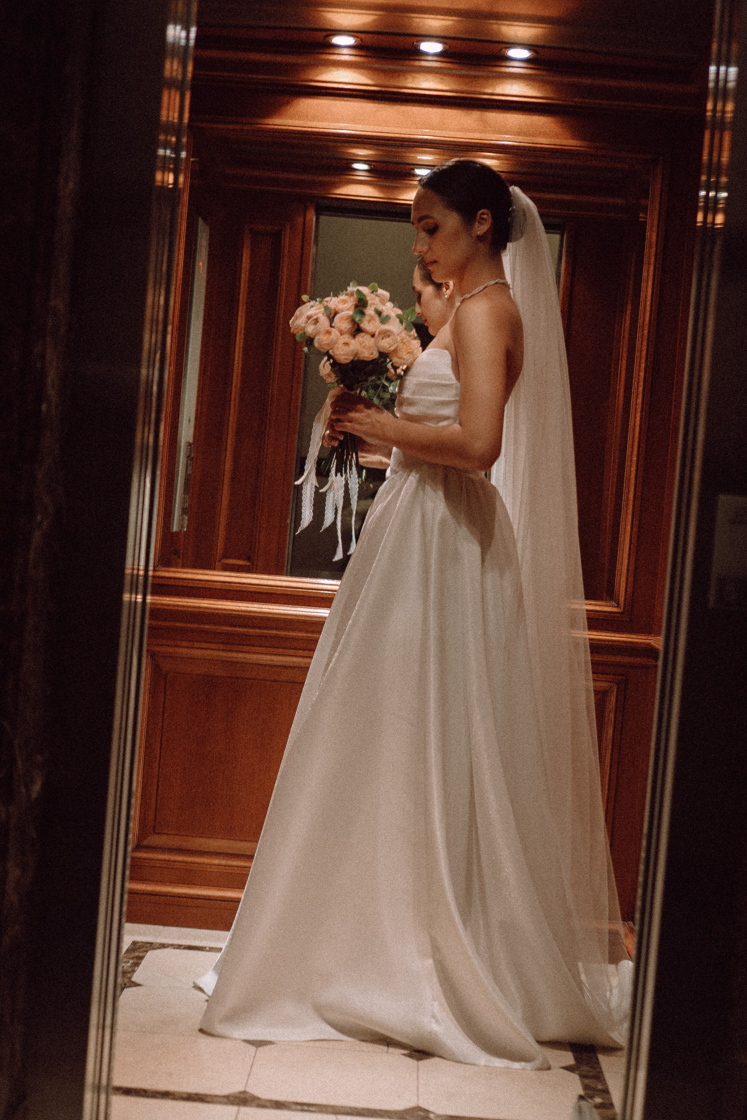 СВАДЕБНАЯ ПРОГУЛКА В САНТК-ПЕТЕРБУРГЕ (ИСАКИЕВСКИЙ СОБОР, ЗИМНЯЯ КАНАВКА, ЭРМИТАЖ И БОЛЬШАЯ МОРСКАЯ УЛИЦА). Профессиональный фотограф, Санкт-Петербург — Виктория Богомолова