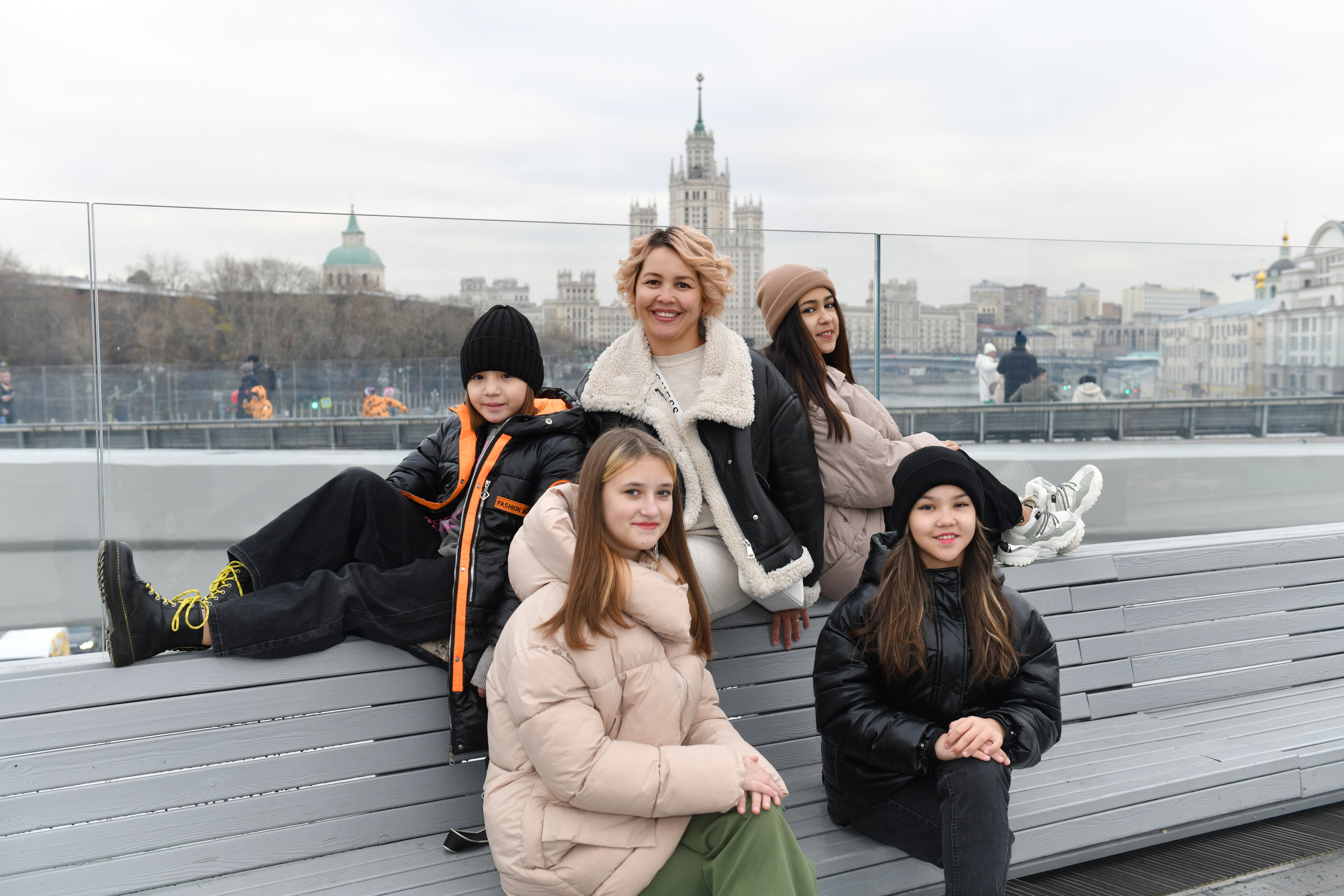 Прогулка в парке Зарядье. Свадебный и портретный фотограф в Москве Галина Борисова