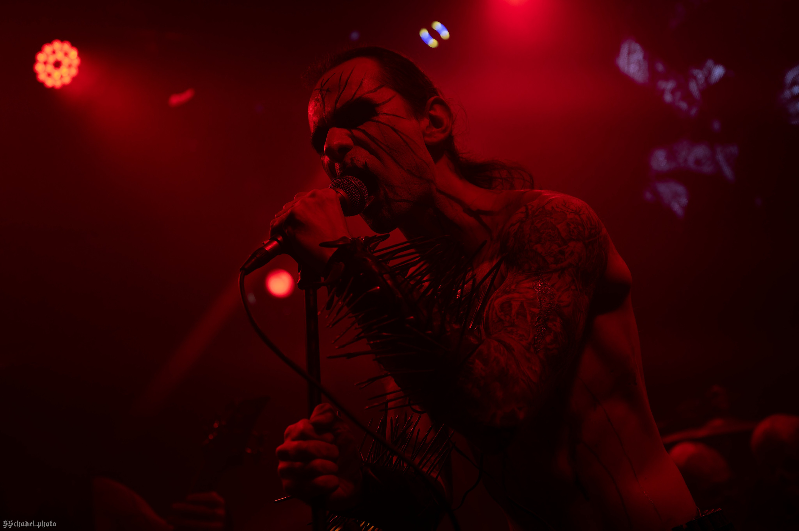 Frostlagte Måne 07.12.25. We will make everything metal!
