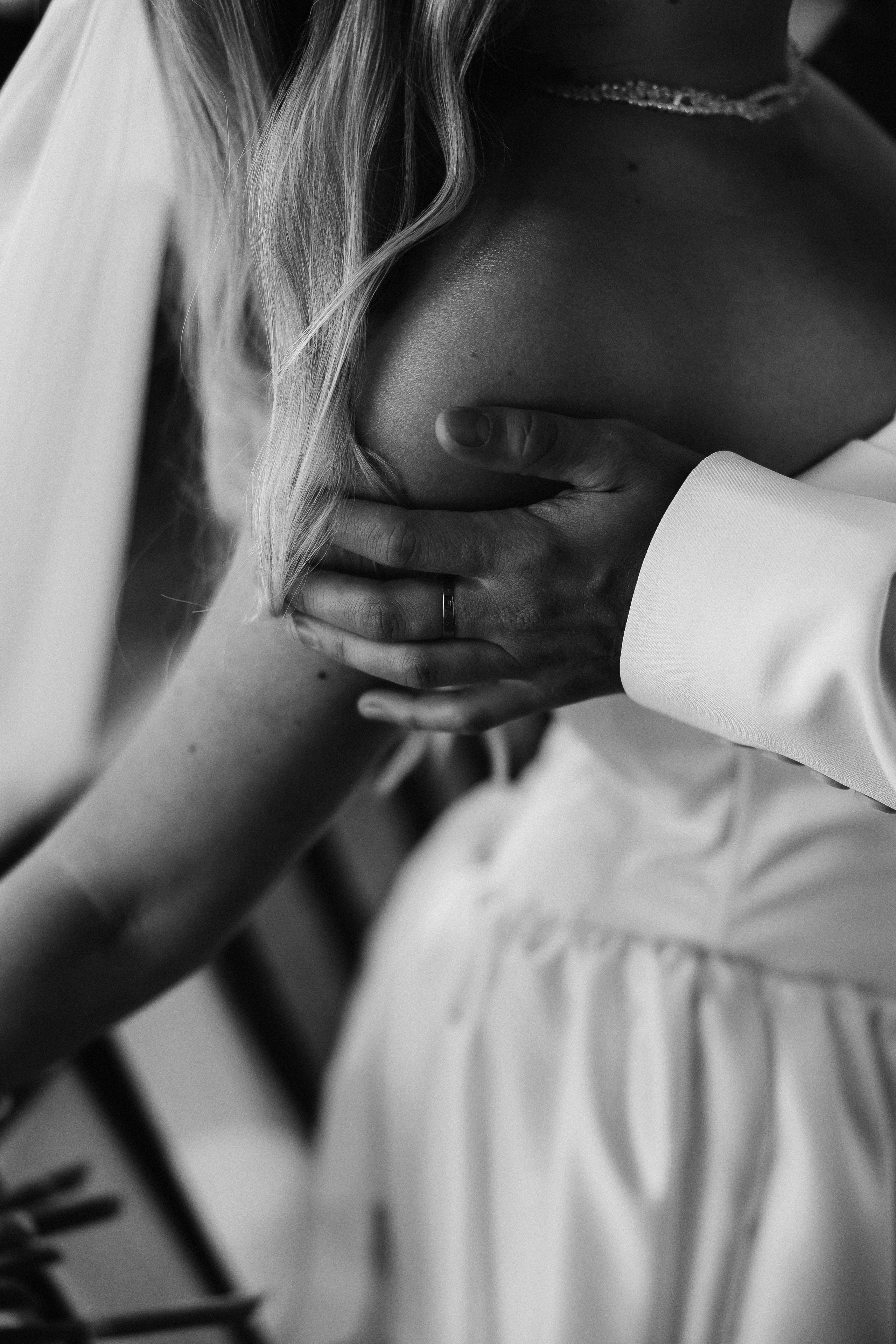 Когда я впервые увидел тебя, этот смех, ты мне напомнила по-моему сразу всех. Свадебный фотограф в Санкт-Петербурге Баженова Алина