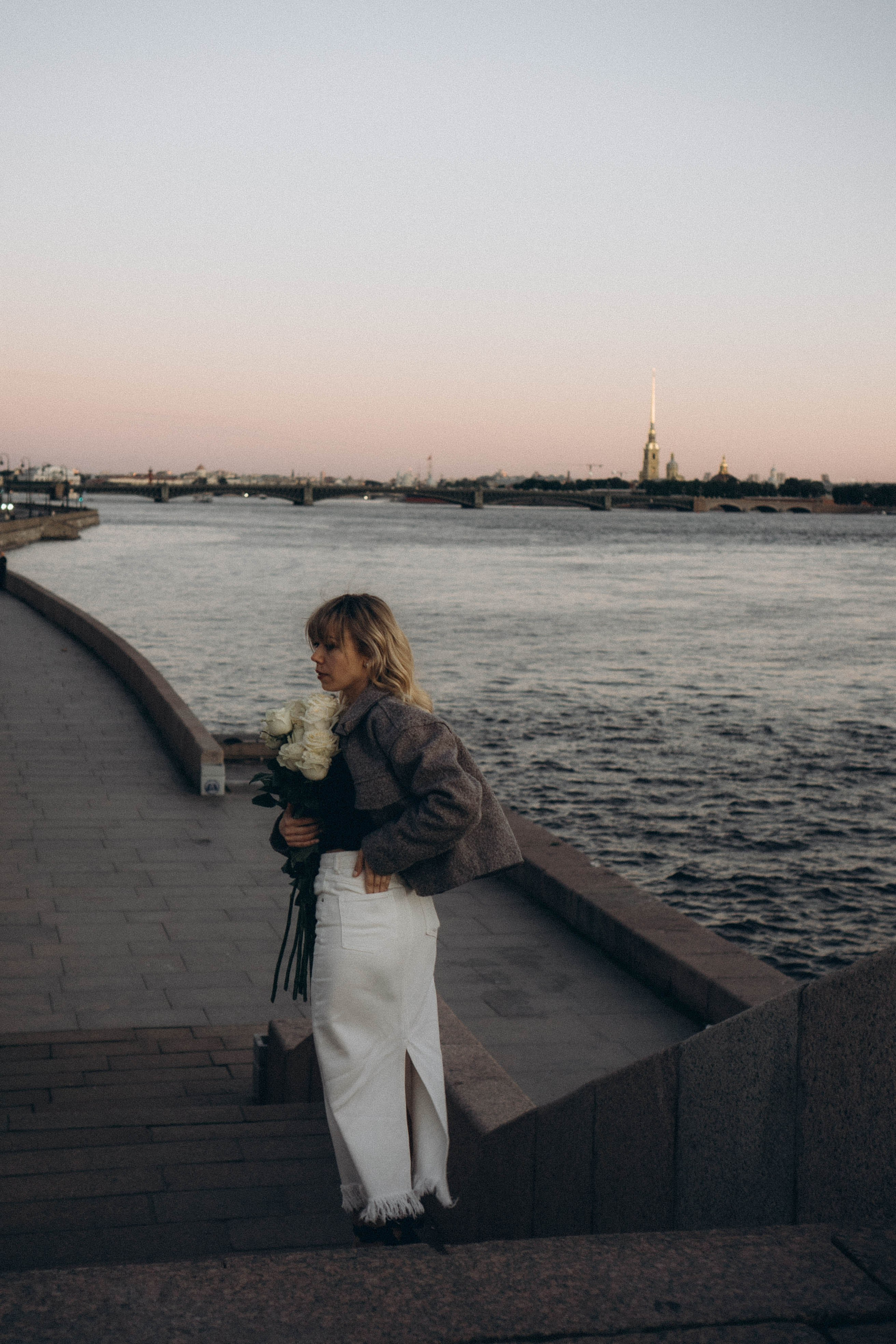 ПРОГУЛКА ПО ГОРОДУ В БЕЛЫЕ НОЧИ (другой вариант). Профессиональный фотограф, Санкт-Петербург — Виктория Богомолова
