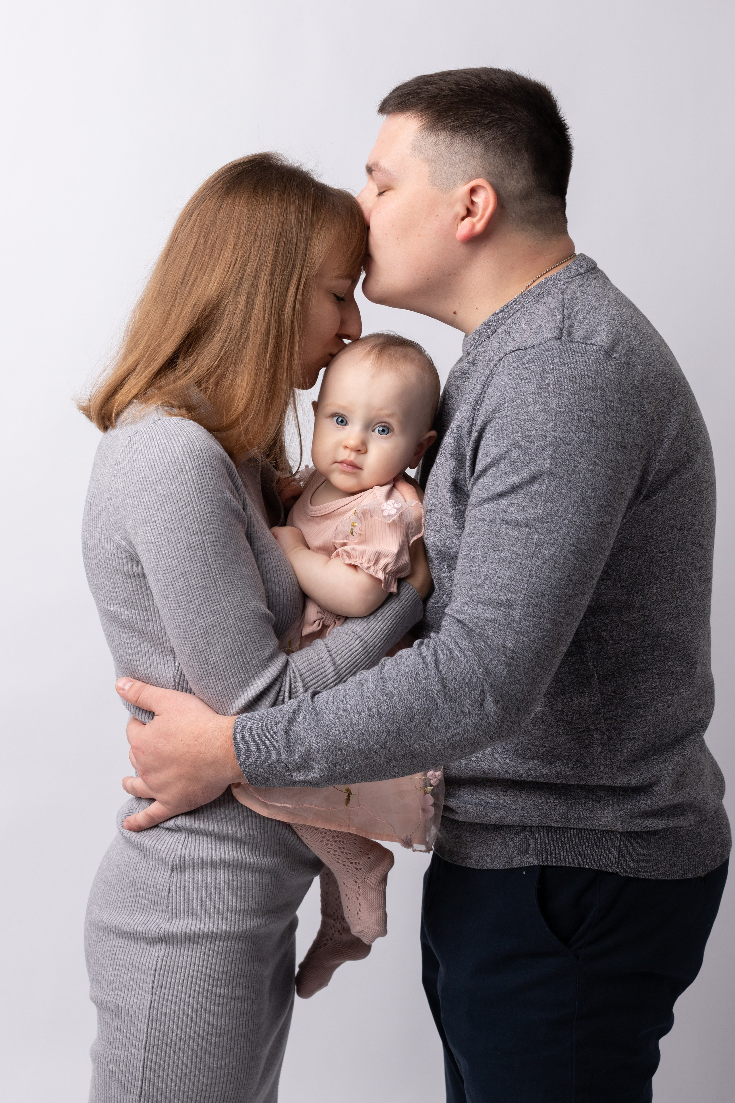 Кира «Первый тортик». Фотограф новорожденных в г. Оренбурге Екатерина Козлова