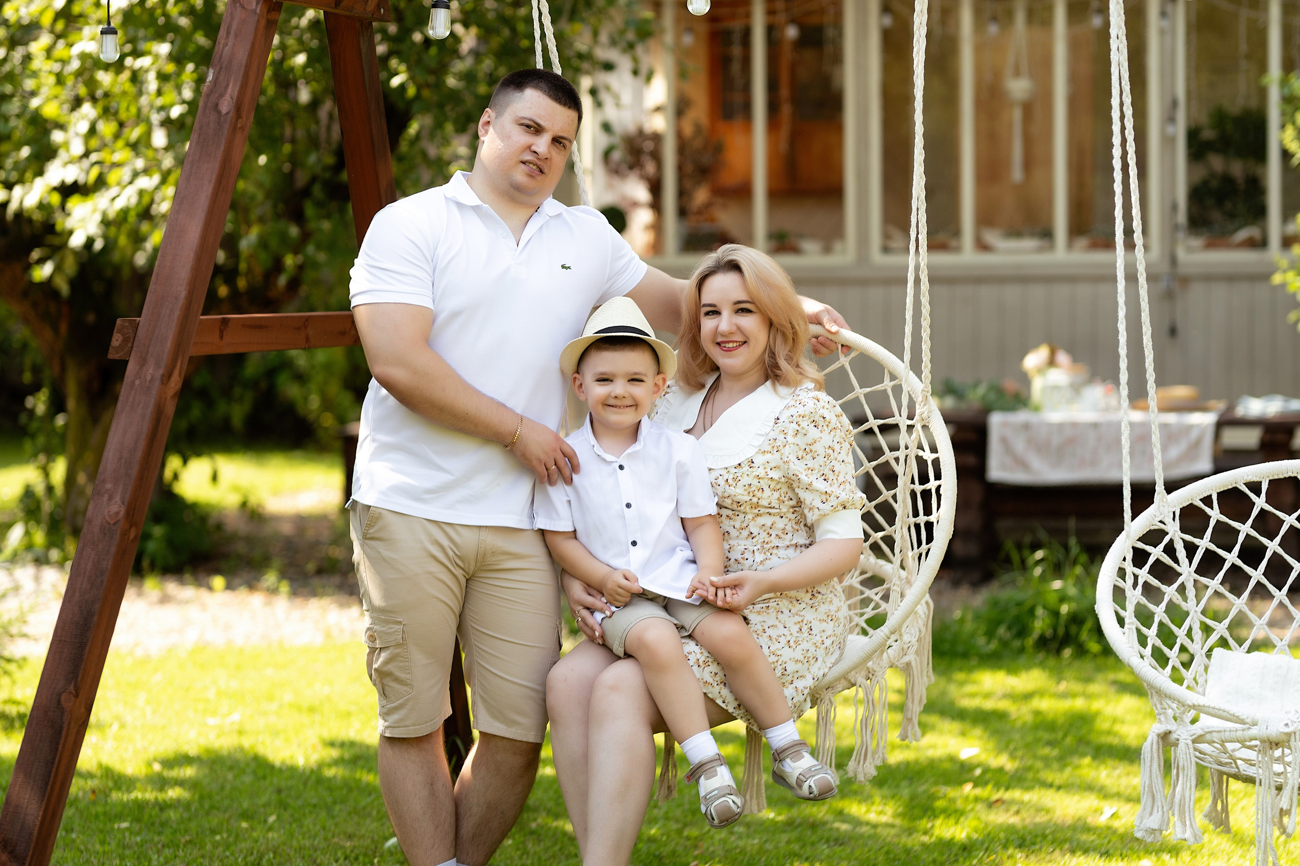 Семейная фотосессия на фотодаче в Купавне. Фотограф в Железнодорожном и Балашихе