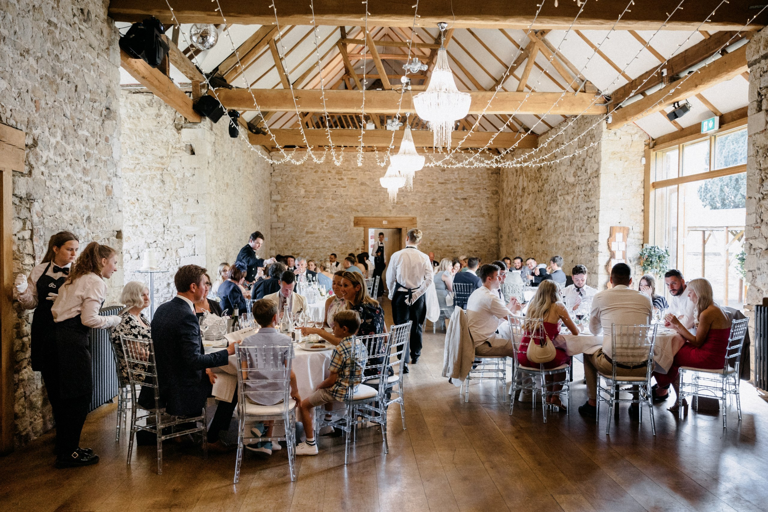 Ana & Tom Wedding at Notley Abbey. Moments Catchers — Wedding Photography & Video Duo in London