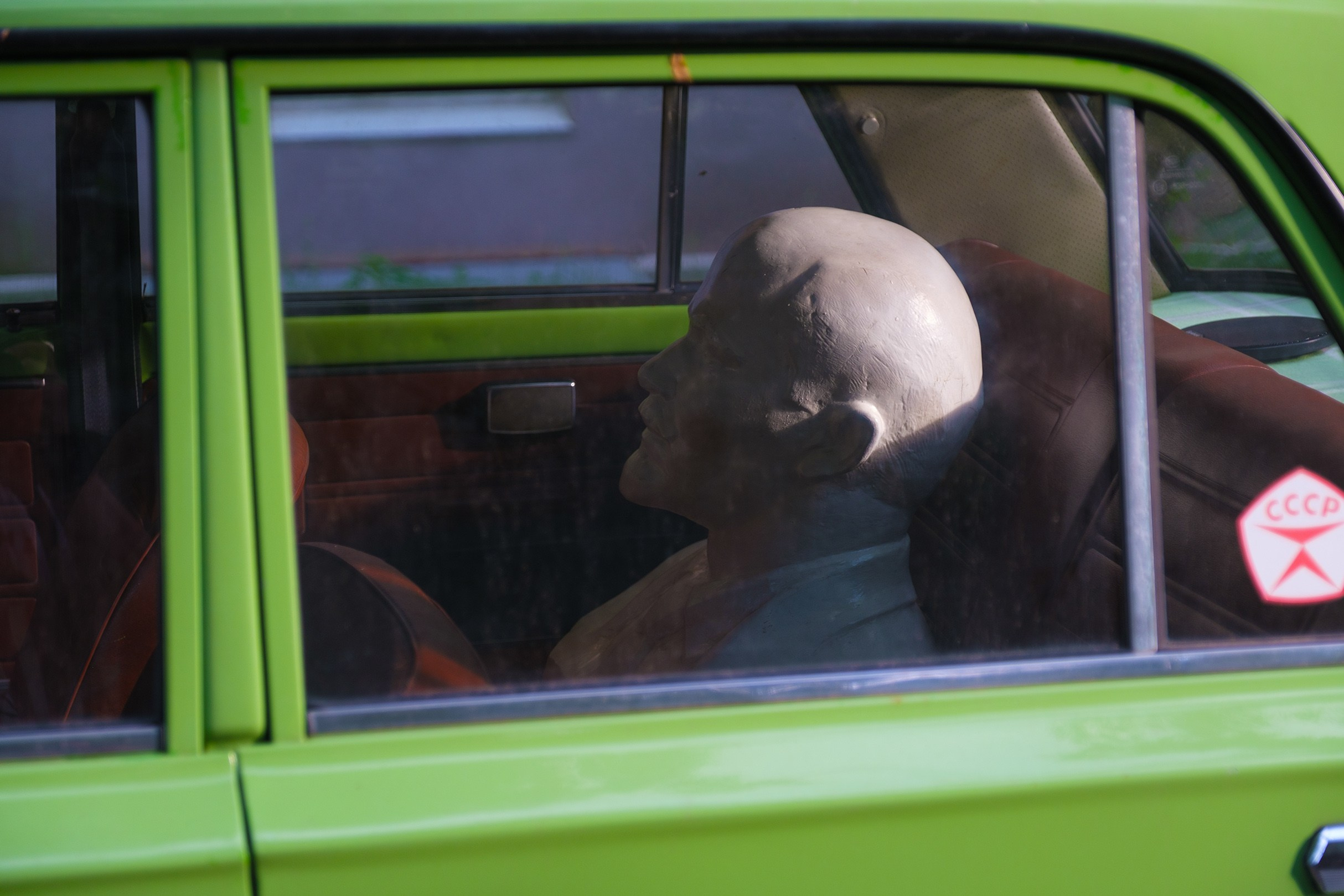 Фотографии сделанные на улицах городов. Профессиональный фотограф Игорь Пискарев в Москве. Студийная и выездная съёмка. Портретная и предметная съёмка. Авторская фотография