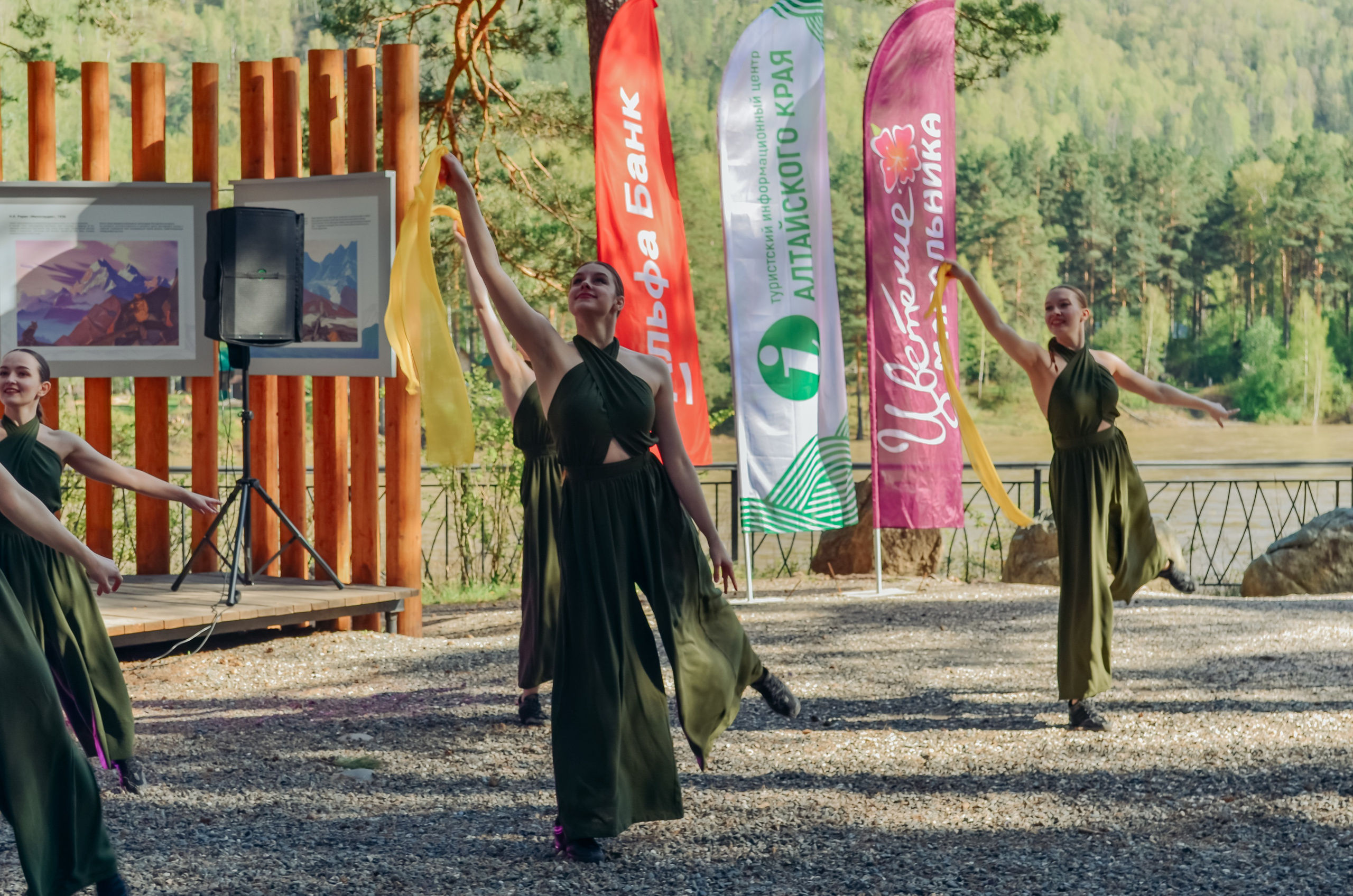 Фестиваль «Цветение Маральника на Алтае 2025». Фоторепортаж. Денисова Аля — фотограф для парных съемок и индивидуальных историй в Барнауле