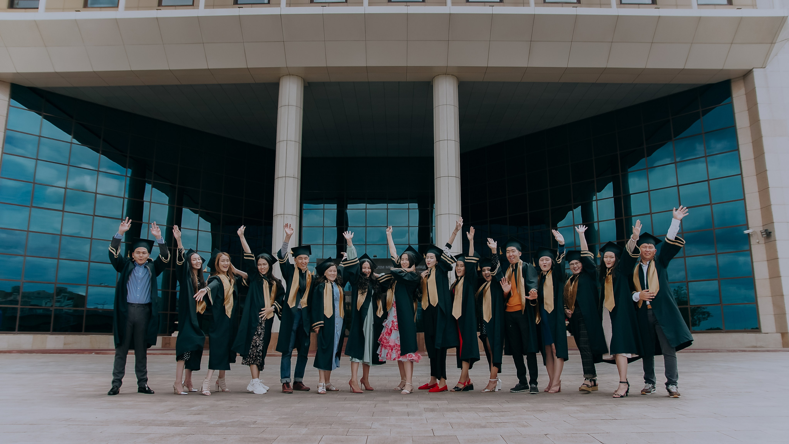 Выручение диплома ЕНУ. Уличный и студийный фотограф в Астане Ержанов Нурасыл