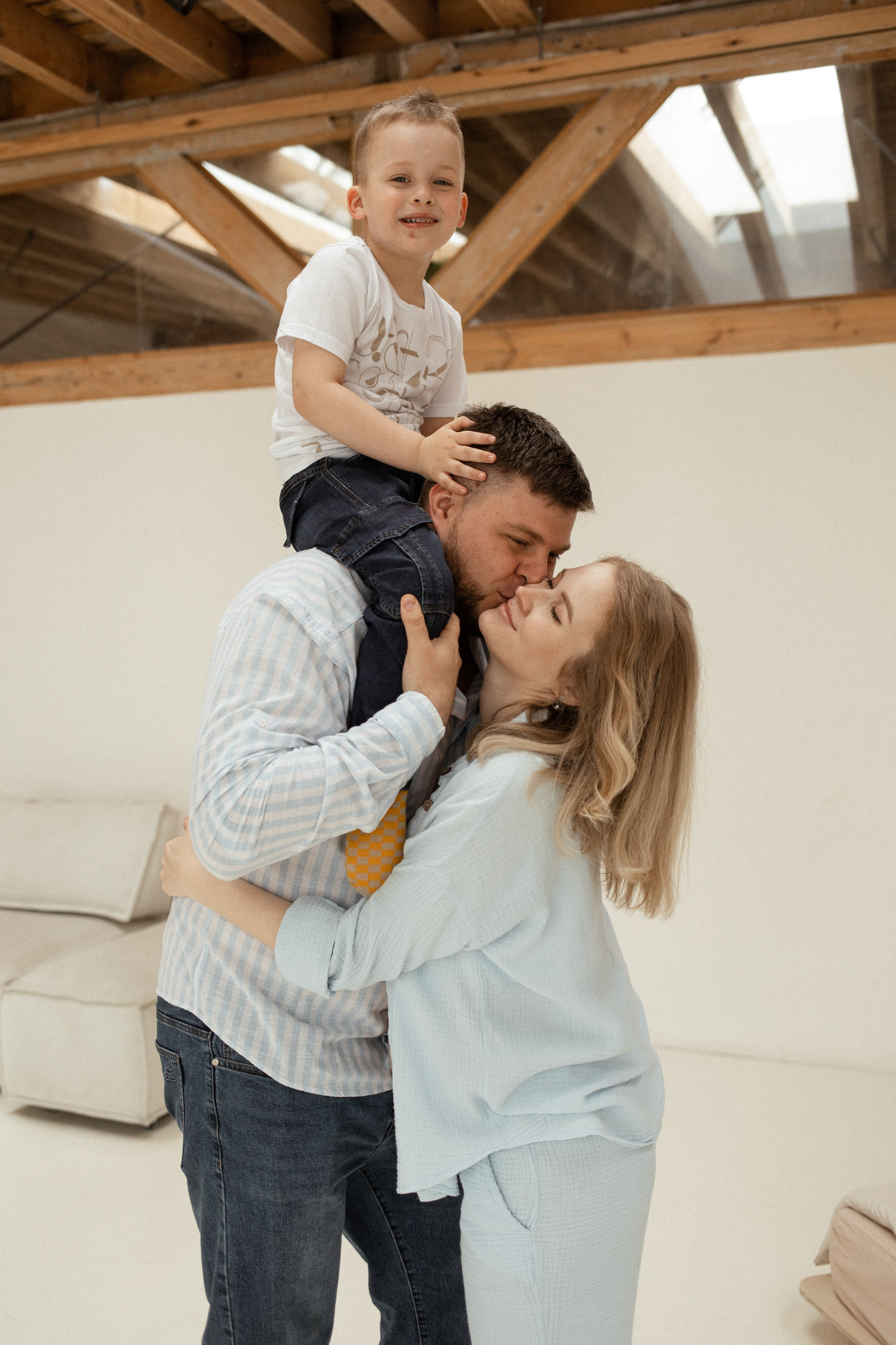 Павел, Костик и Екатерина с животиком. Семейный фотограф Челябинск