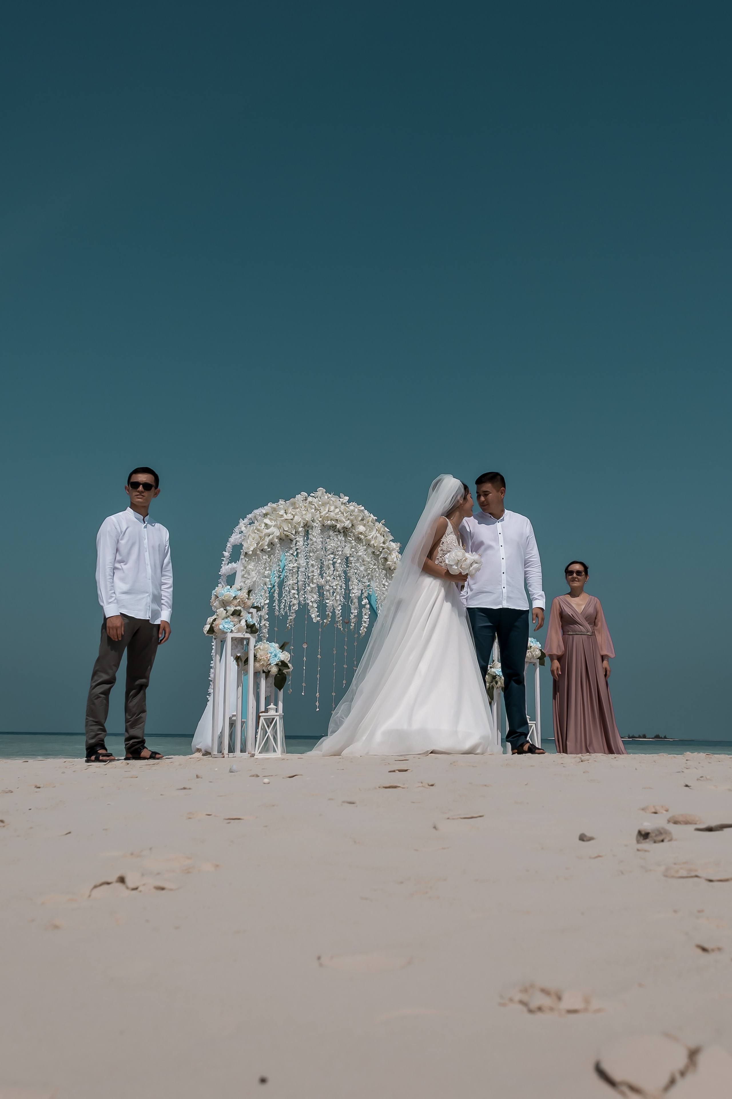 Maldivian Wedding. Фотограф свадебный, репортажный, индивидуальный, фото для маркетплейсов, брендов, автосалонов