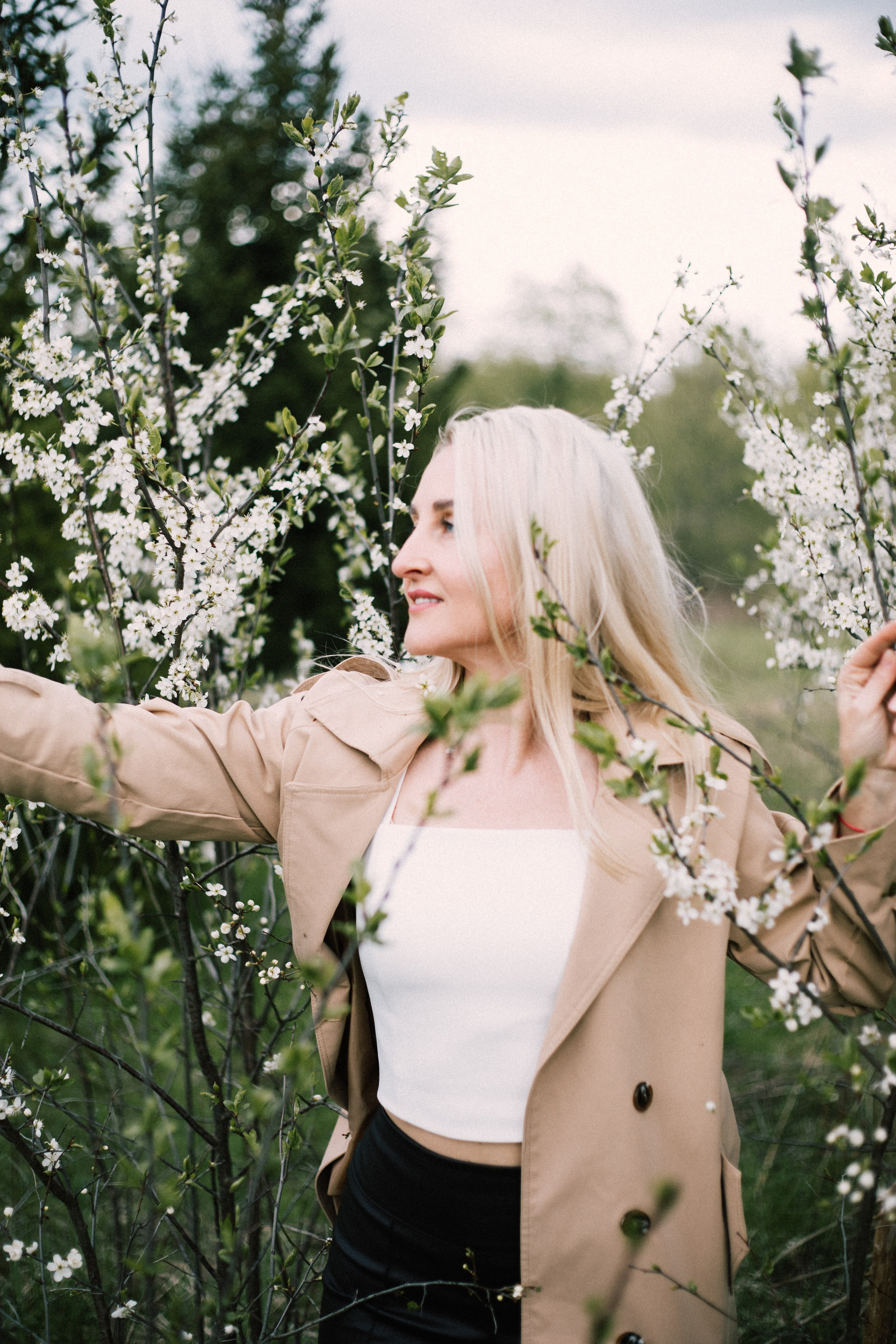 Прогулка в вишневом саду. Портретный фотограф в Иванове Ольга Гуральник