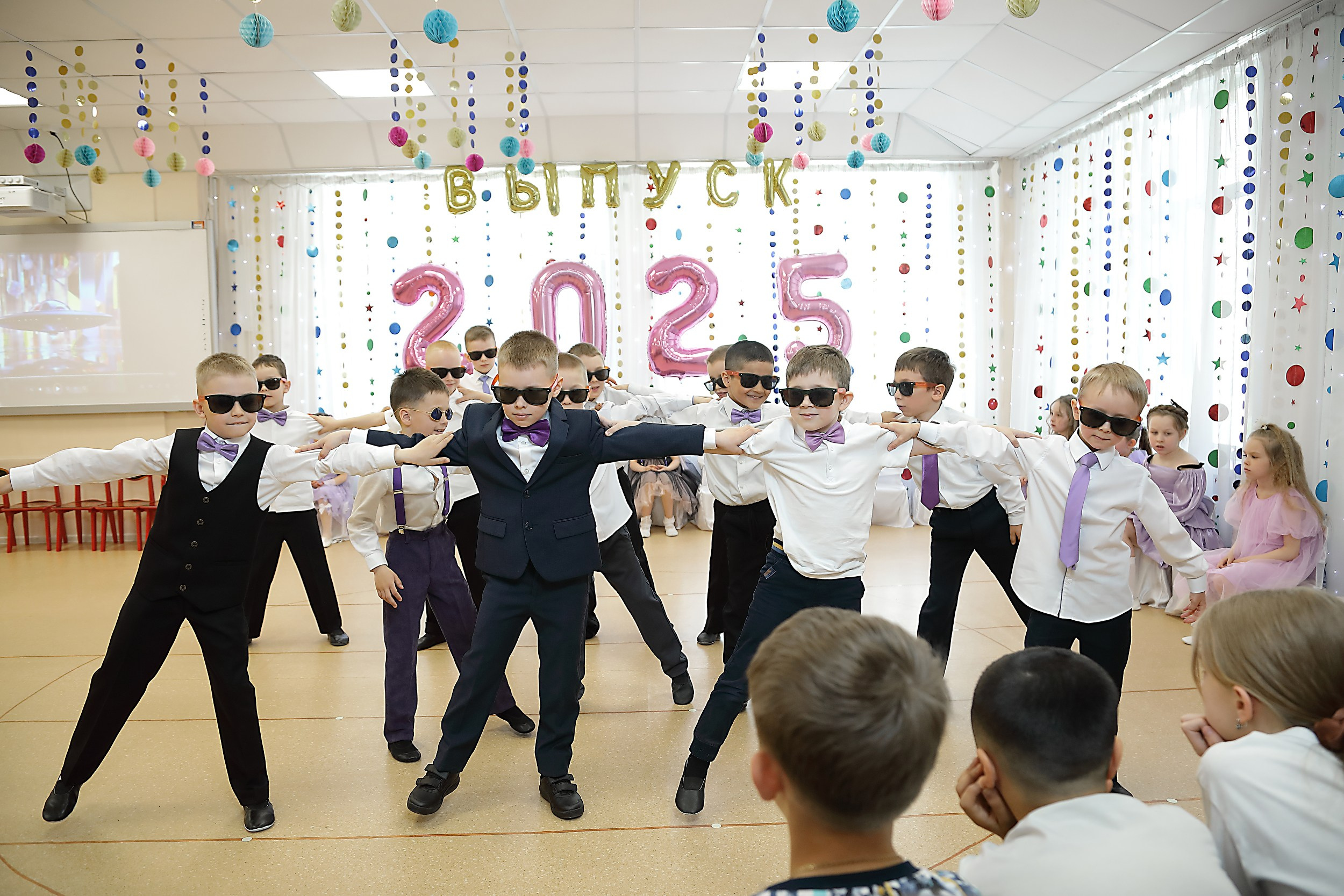 Фотосессия выпускного в детском саду. Свадебный и семейный фотограф и видеограф в Екатеринбурге Полянские Тимур и Анастасия