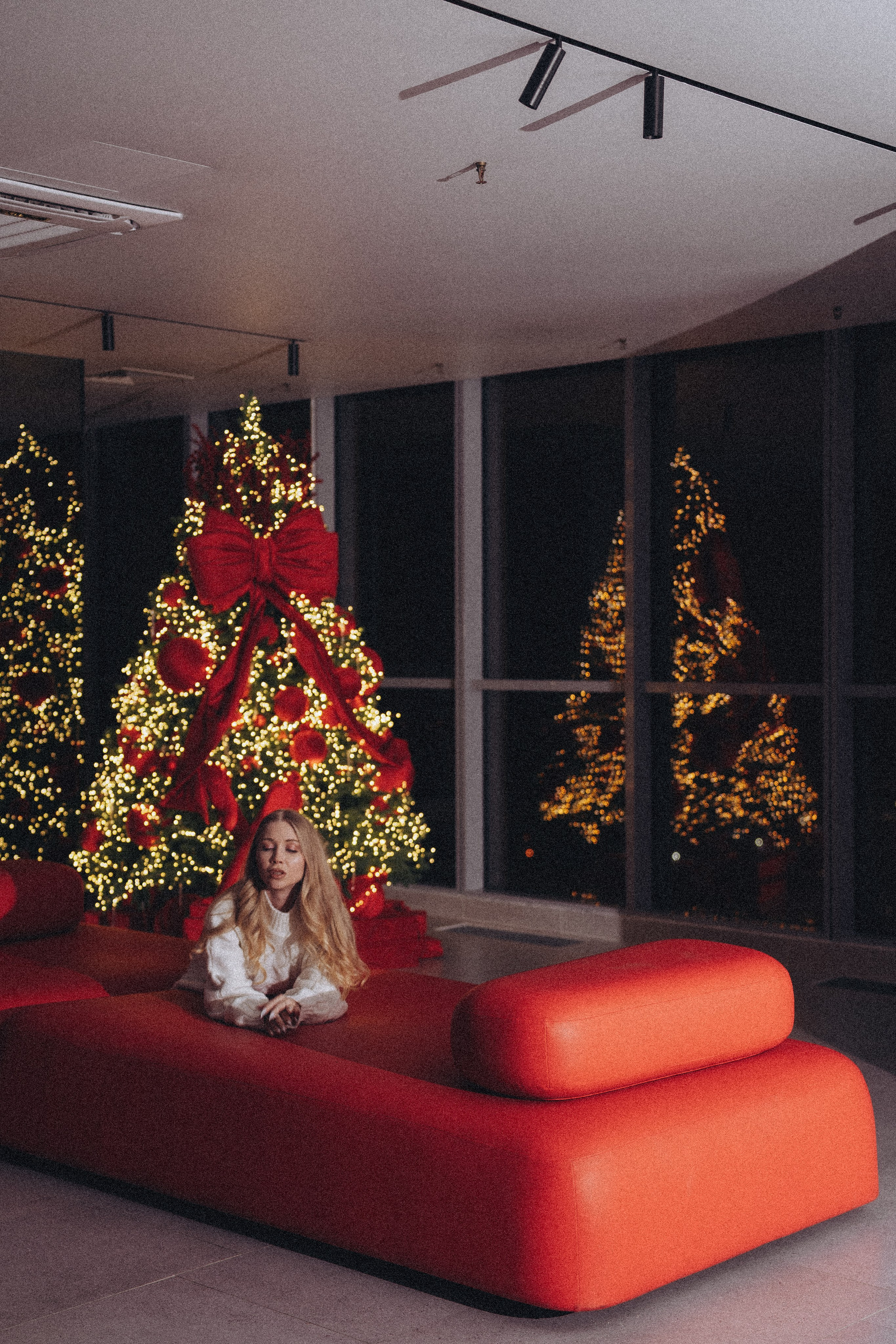 ФОТОСЕССИЯ К НОВОМУ ГОДУ В СТУДИИ С ЕЛОЧКОЙ КРАСИВЫЙ ОБРАЗ. Профессиональный фотограф, Санкт-Петербург — Виктория Богомолова