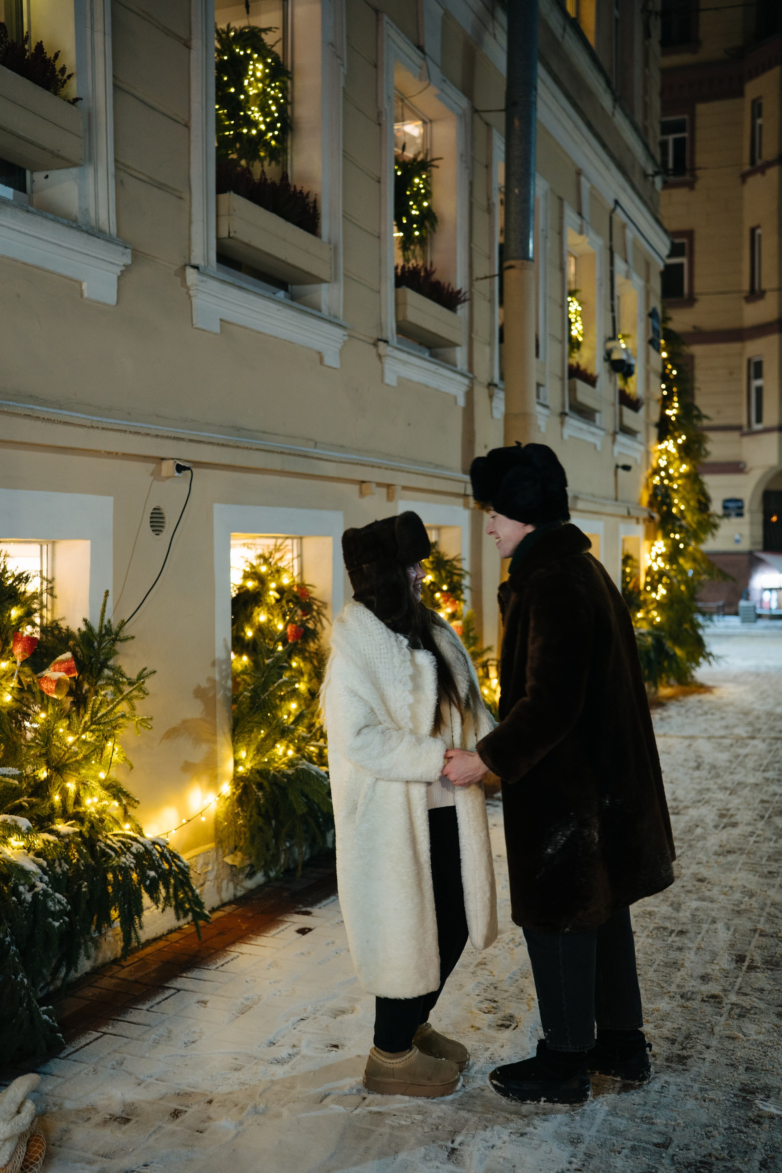 НОВОГОДНЯЯ ПРОГУЛКА ПАРЫ ПО ЧЕРНЫШЕВСКОЙ ПЕРЕД НОВЫМ ГОДОМ. Профессиональный фотограф, Санкт-Петербург — Виктория Богомолова