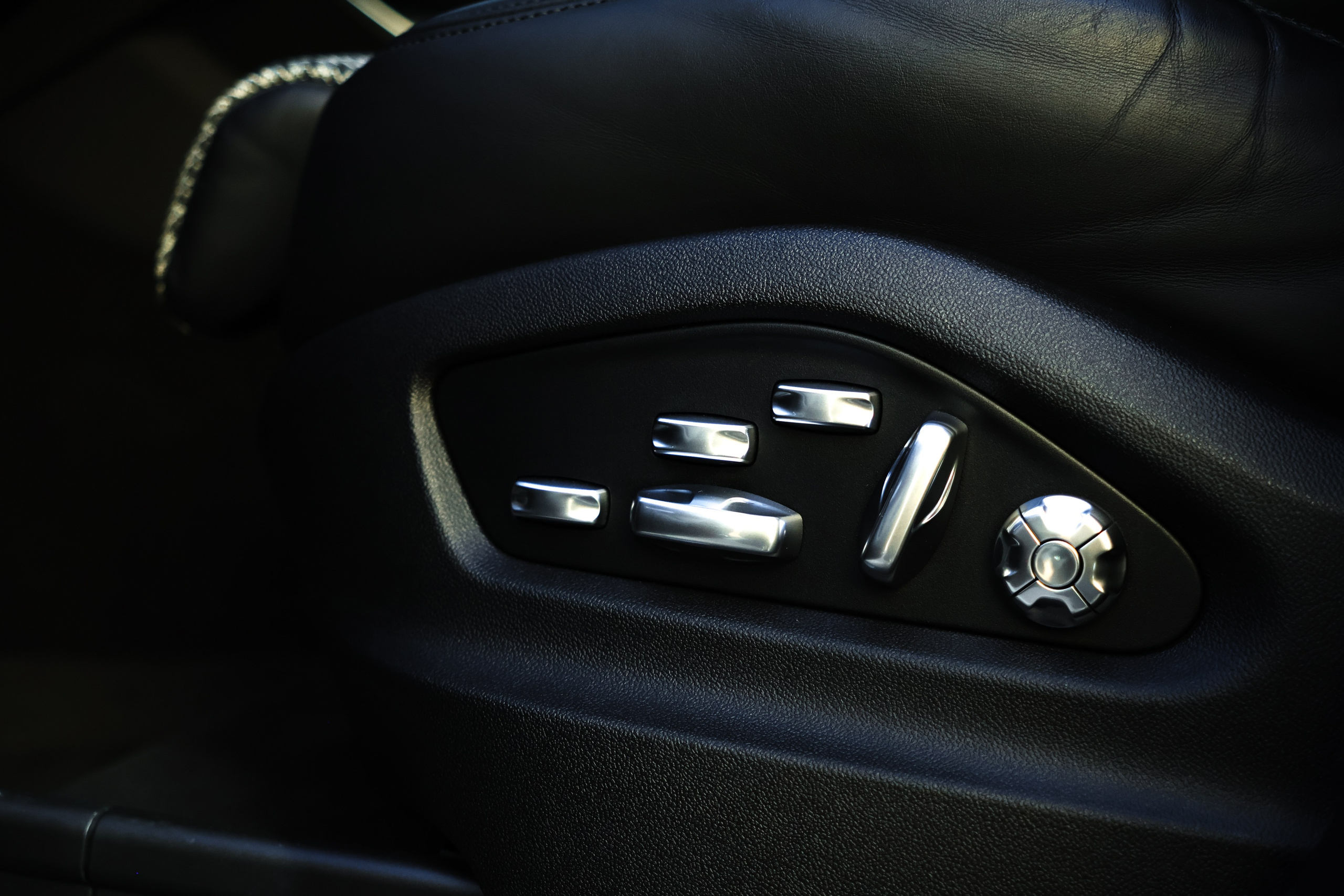 Porsche Cayenne Turbo. Photo-nk