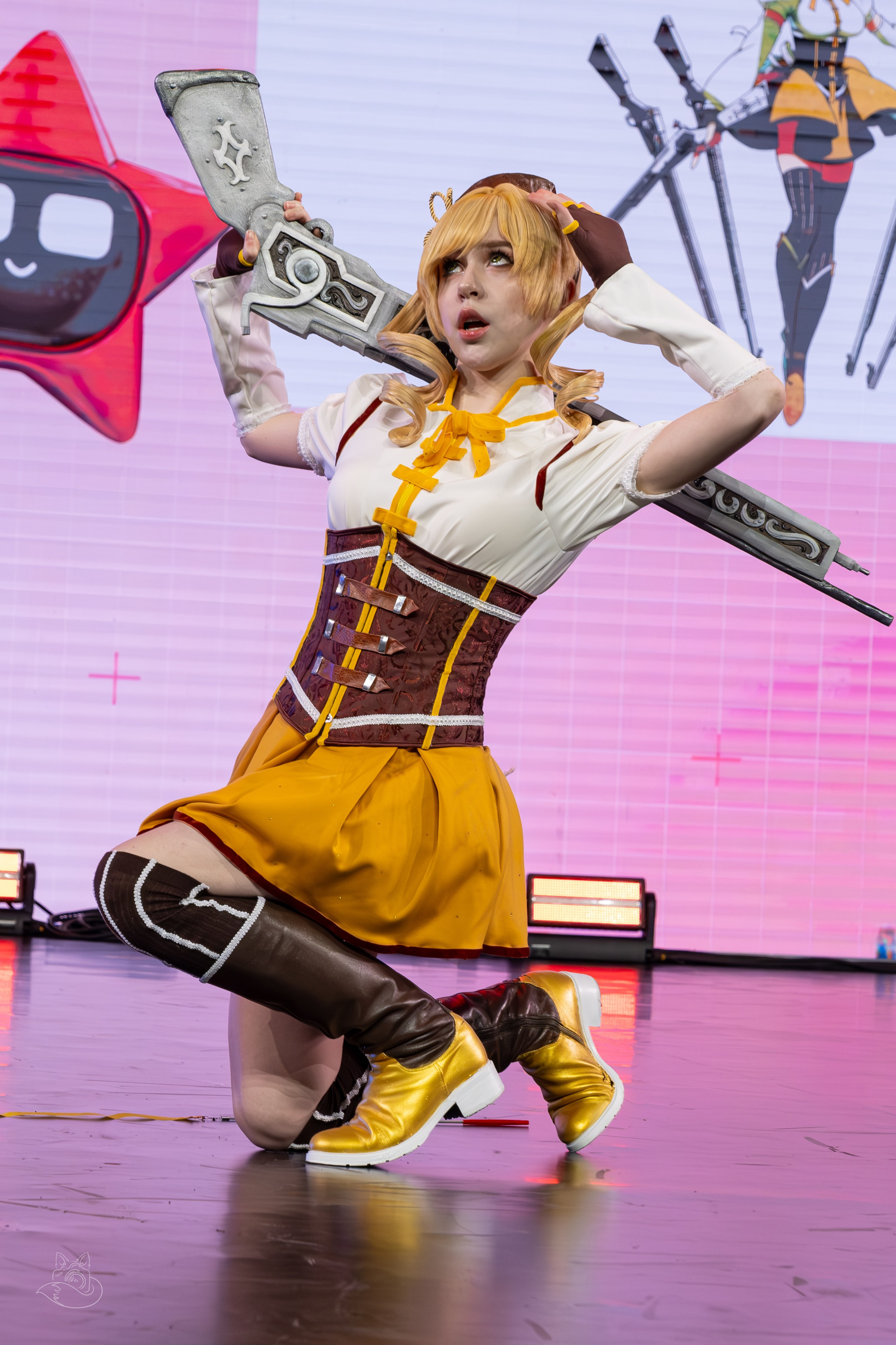 Сцена РЭД ЭКСПО 2024. Косплей фотограф