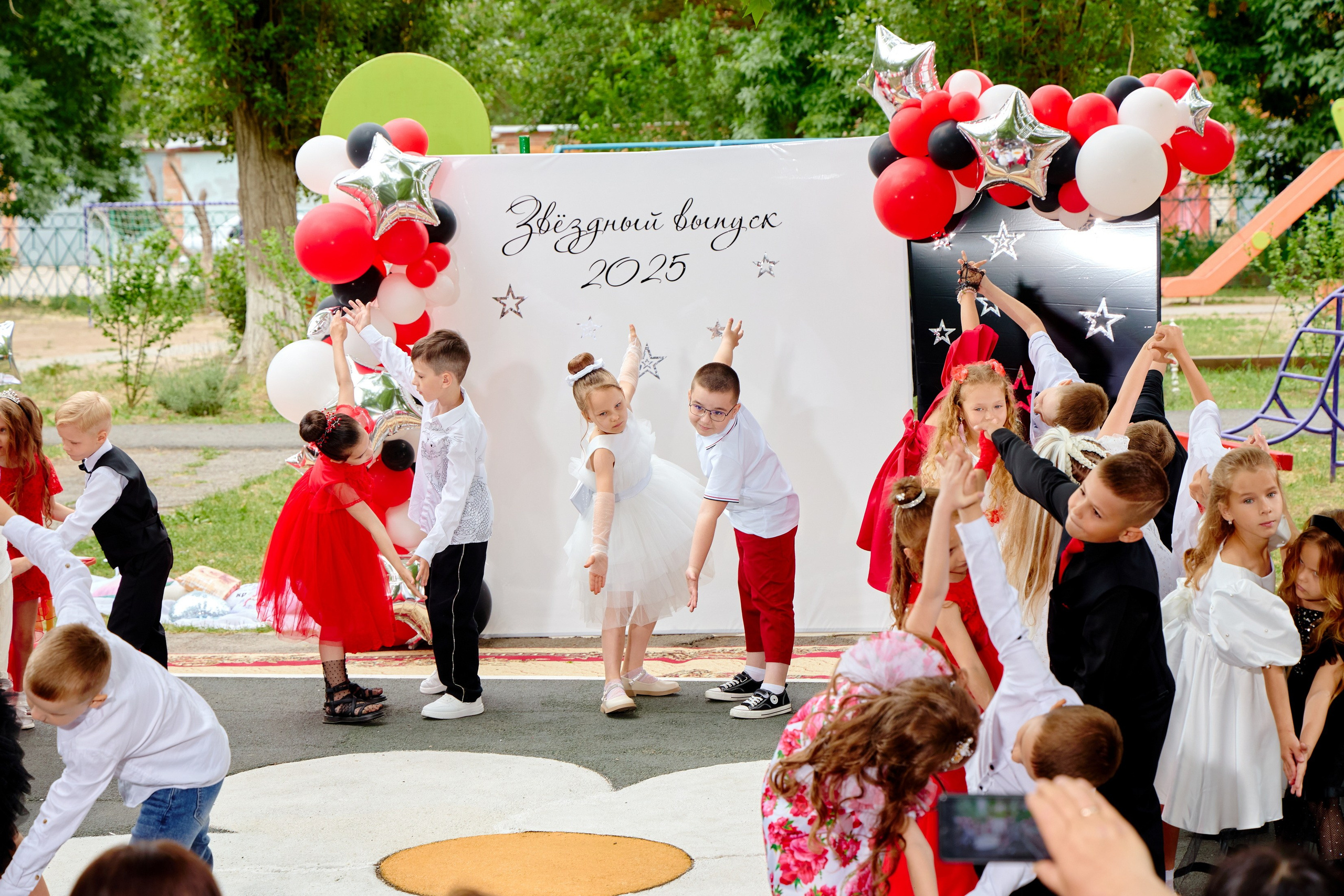 Выпускной 45 сад. Фотограф Выпускные альбомы Таганрог Сергей Коробченко