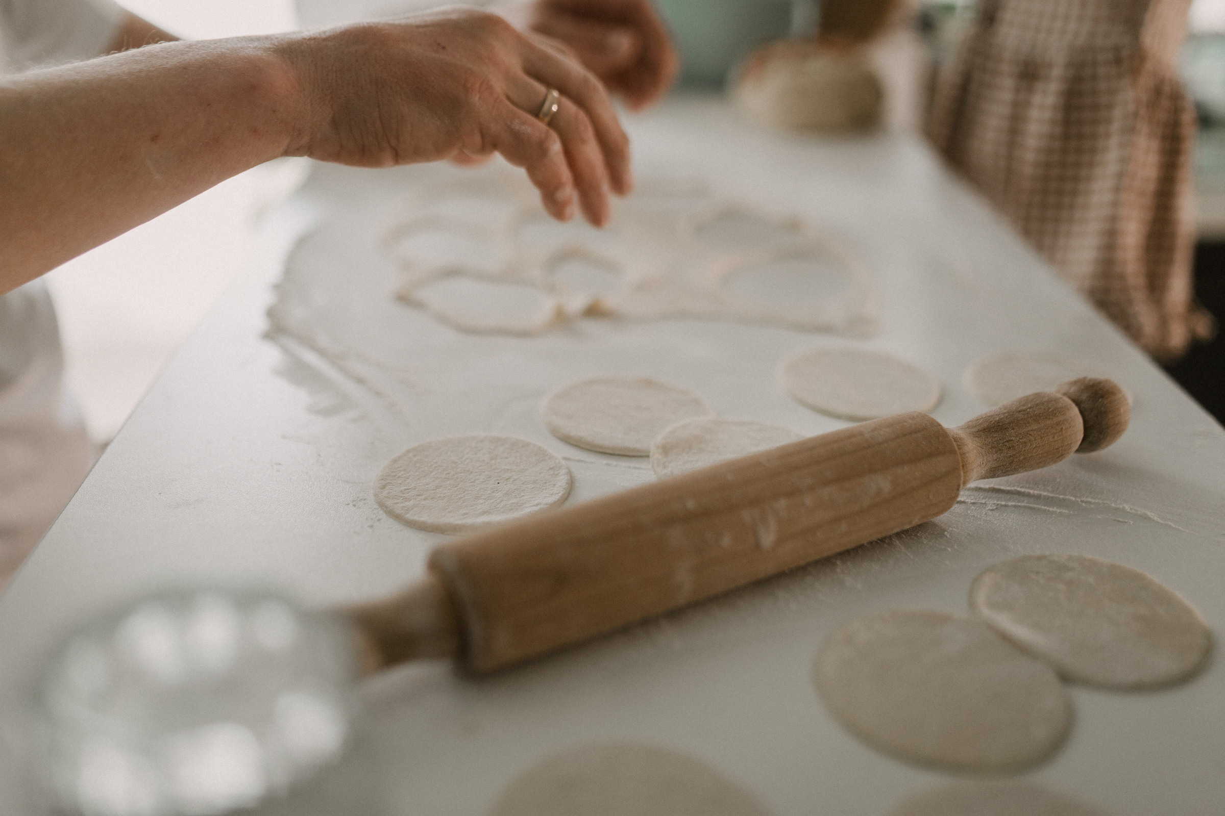 «В том же месте, в то же время». Свадебный и семейный фотограф в Калининграде Ольга Мешечкова