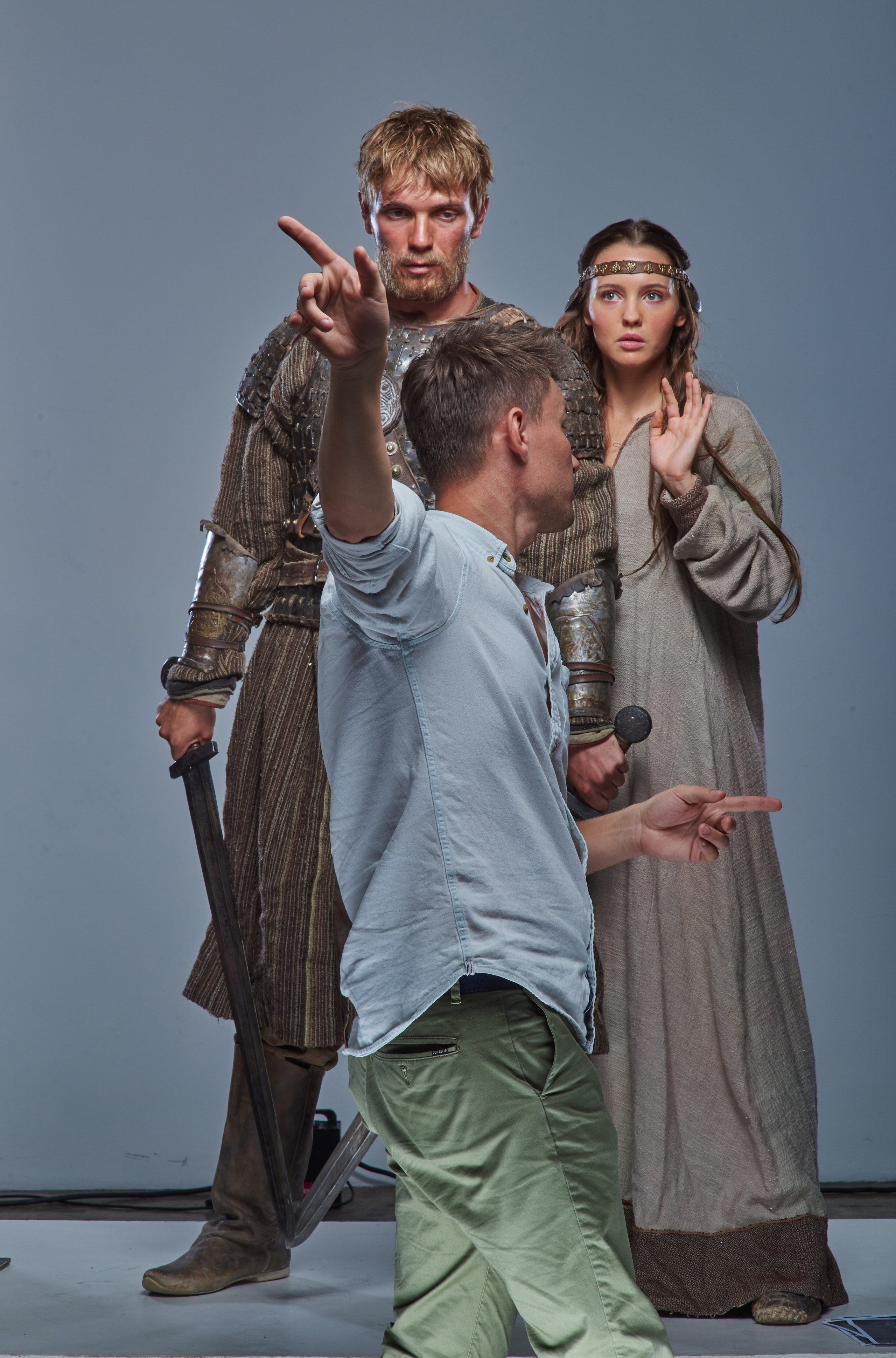 BACKSTAGE. Www.apowerstudio.com