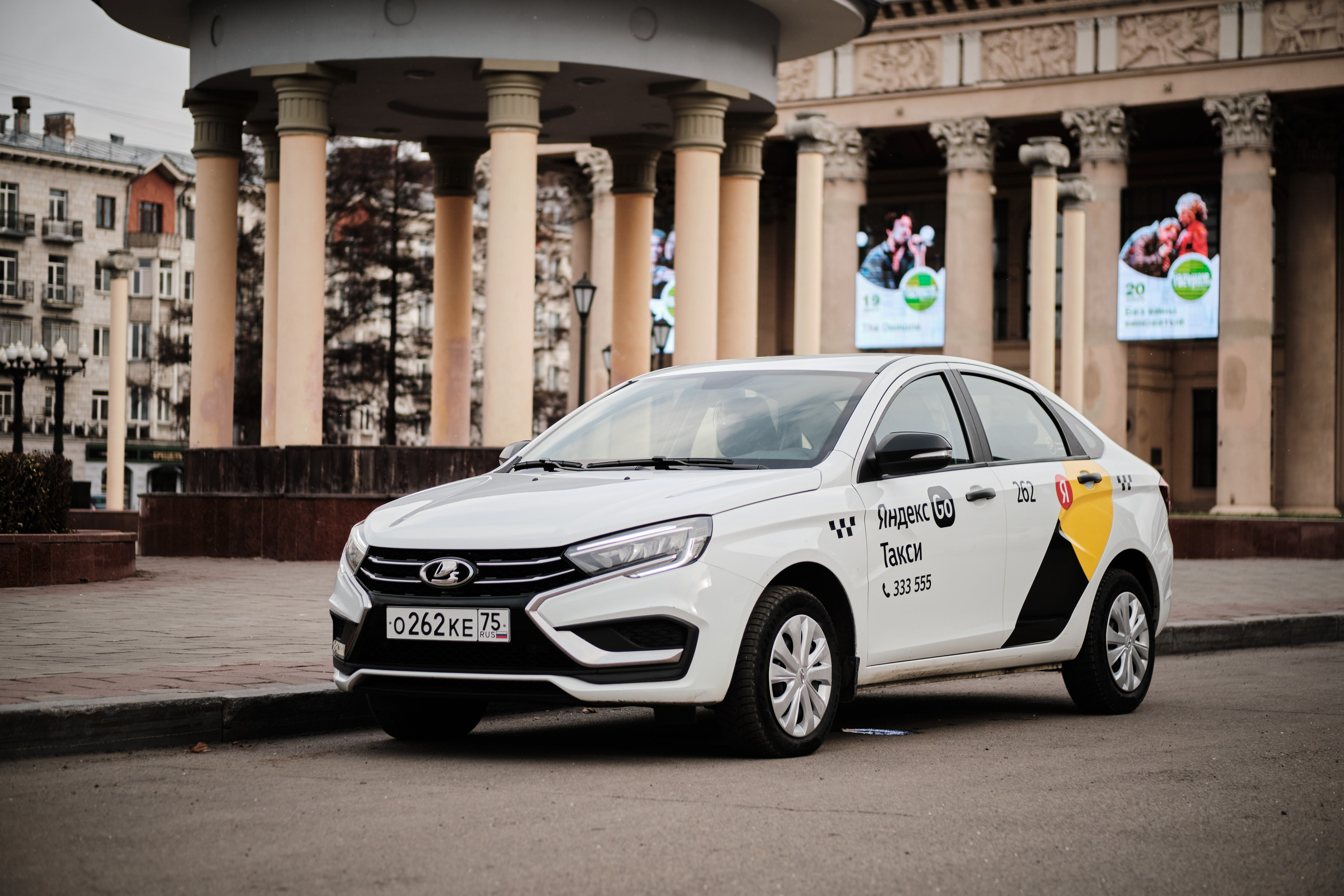 Новый автопарк Яндекс такси в Новокузнецке. Свадебный и семейный фотограф в Новокузнецке Иван Иванов