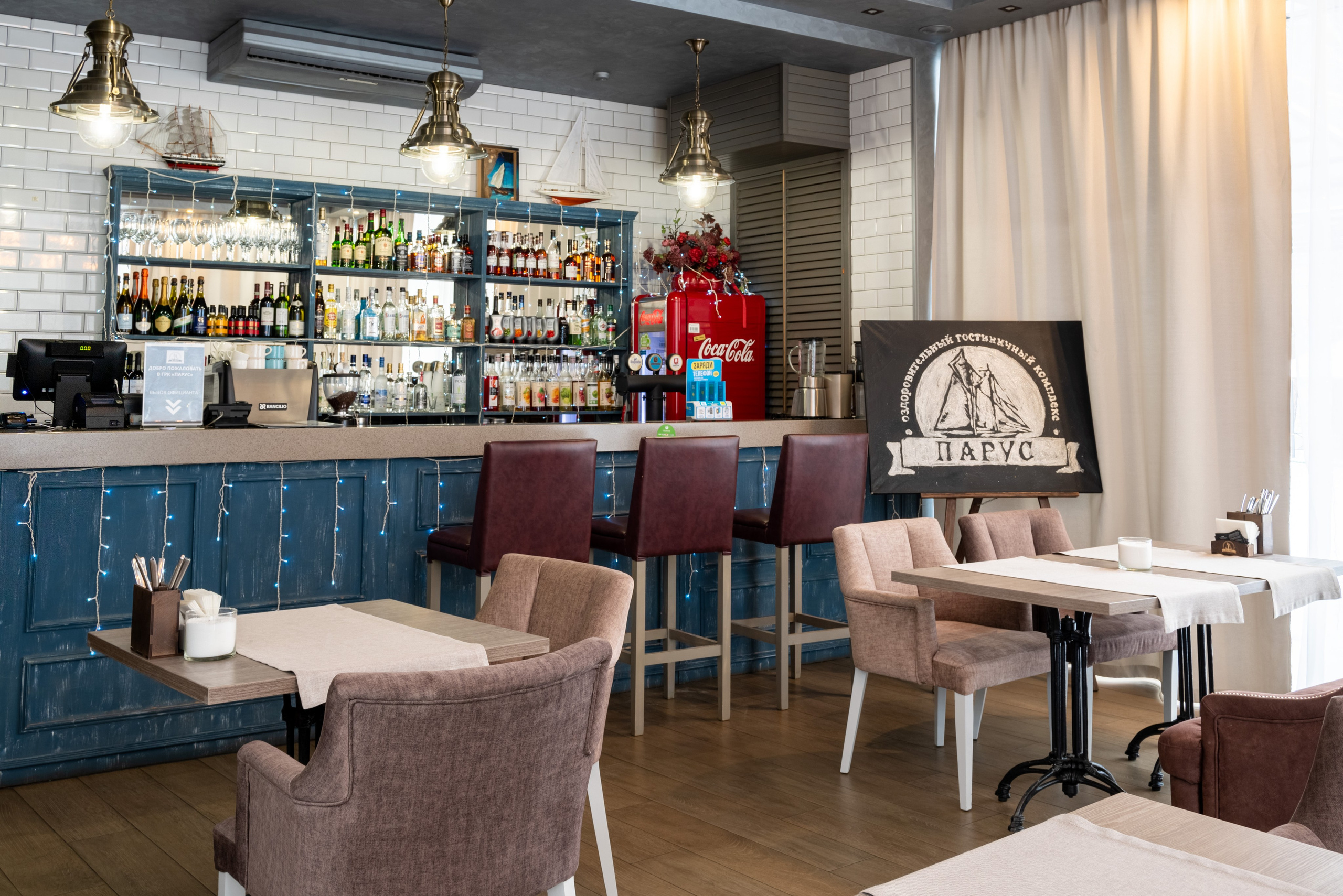 Интерьер. Отель бассейн и ресторан. Предметный фотограф, фото для маркетплейсов Пятигорск, КМВ