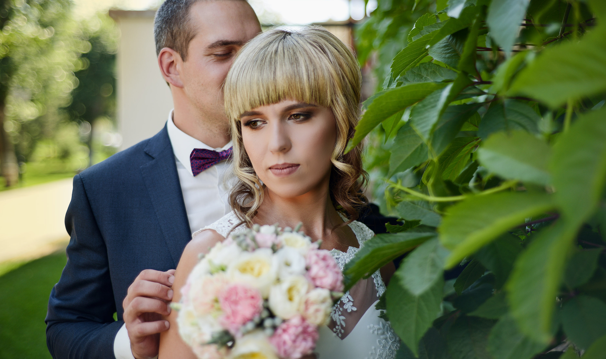 фотограф на свадьбу Самара, самарская свадьба, жених, невеста, фотосессия в парке