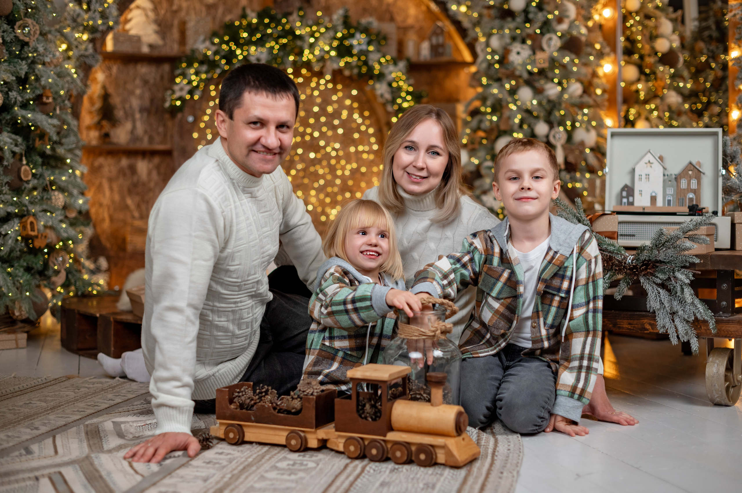 Семейная фотосессия студия Леонардо. Детский и семейный фотограф г. Москва Оксана Катаджи