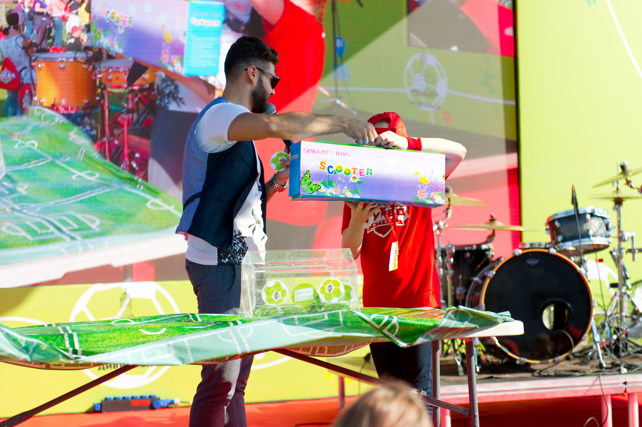 Турбофутбол (корпоративное соревнование «Пятерочки»). Репортажный фотограф и видеограф Слава Думчев. Тимбилдинги, отчетники, корпоративы