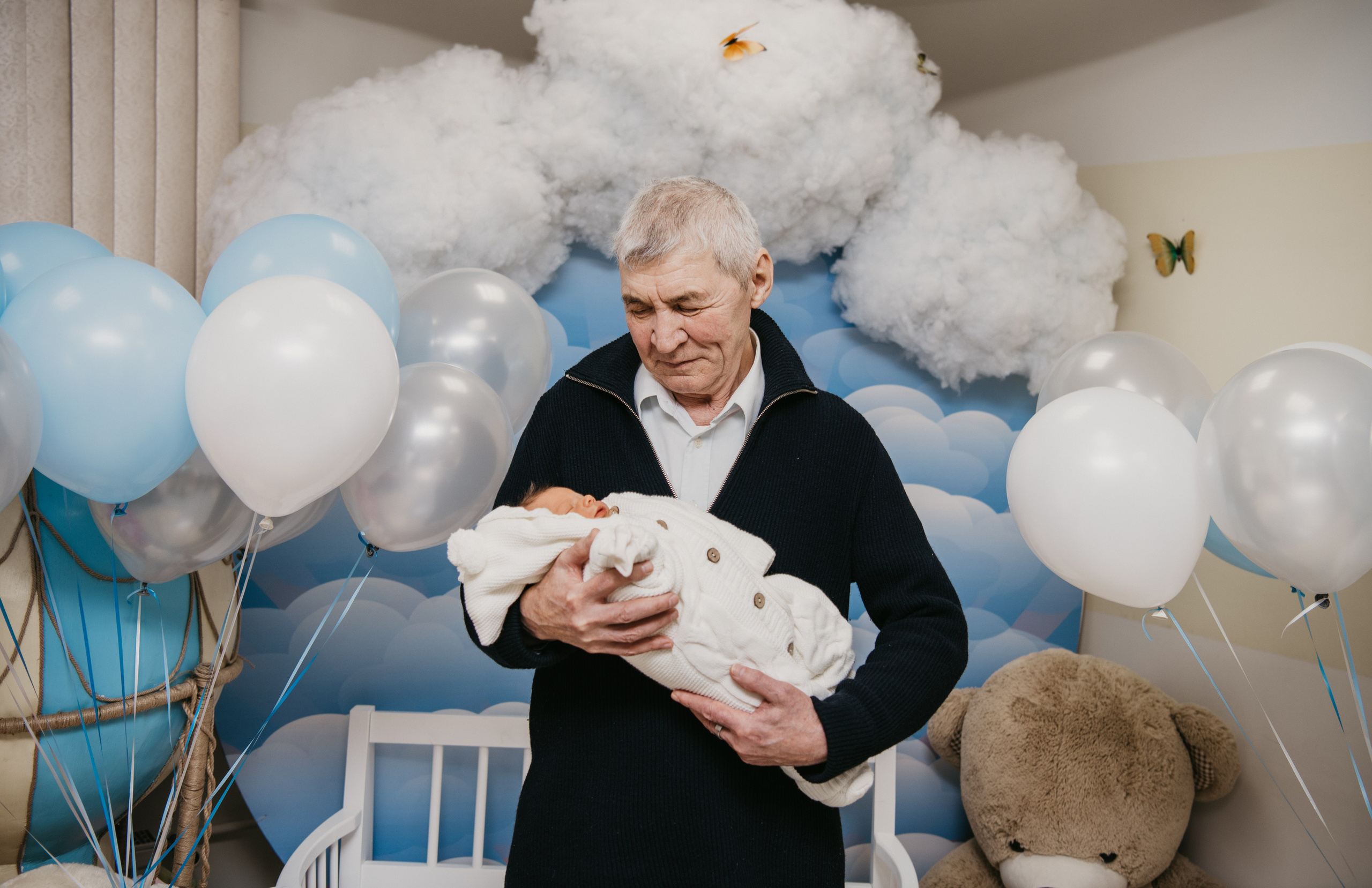 Выписка малыша. Мать и дитя на Севастопольском. Фотограф на выписку из роддома в Москве и МО