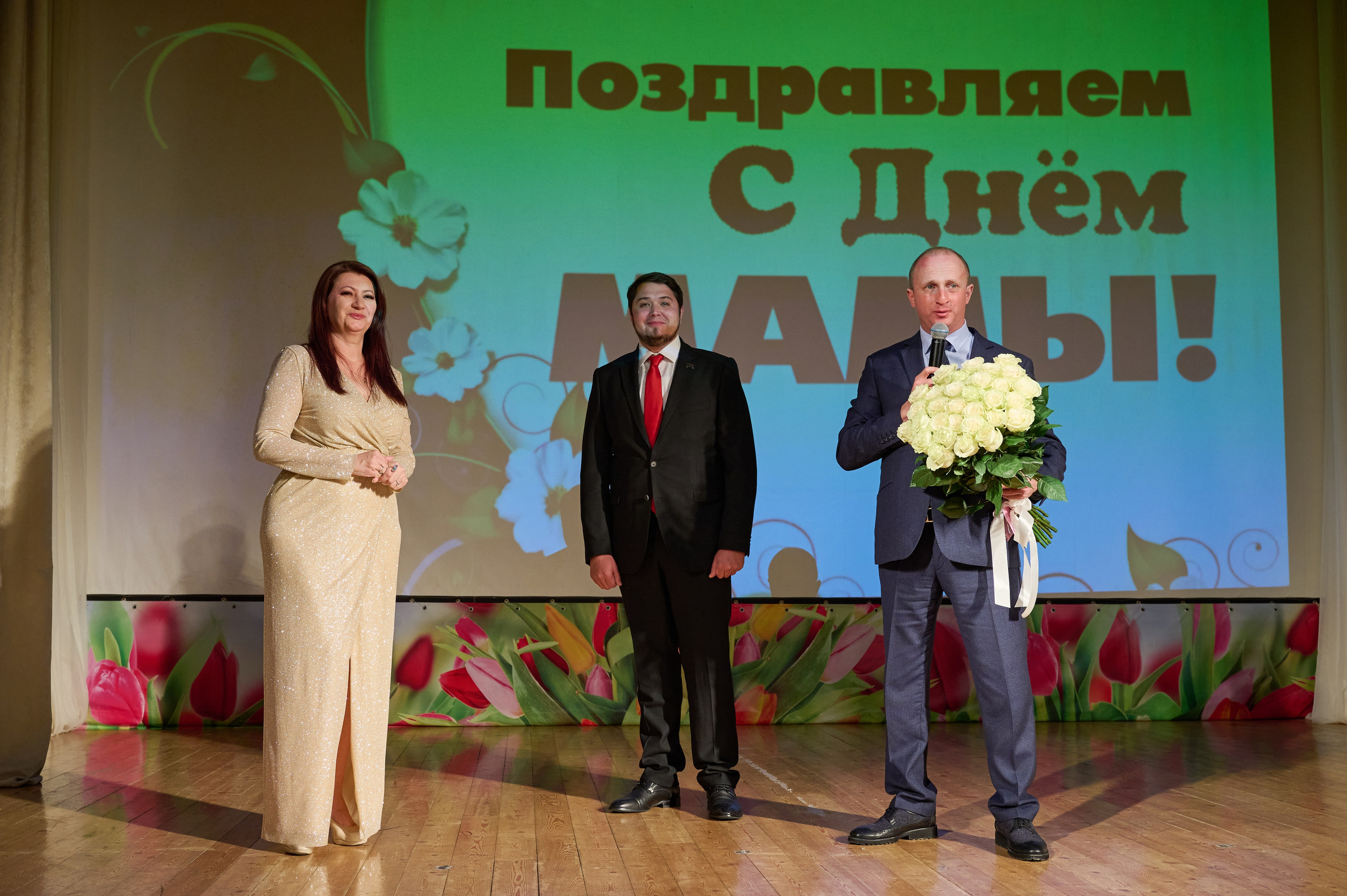 День матери. Кабардинка. Жизнь курорта Кабардинка в фотографиях