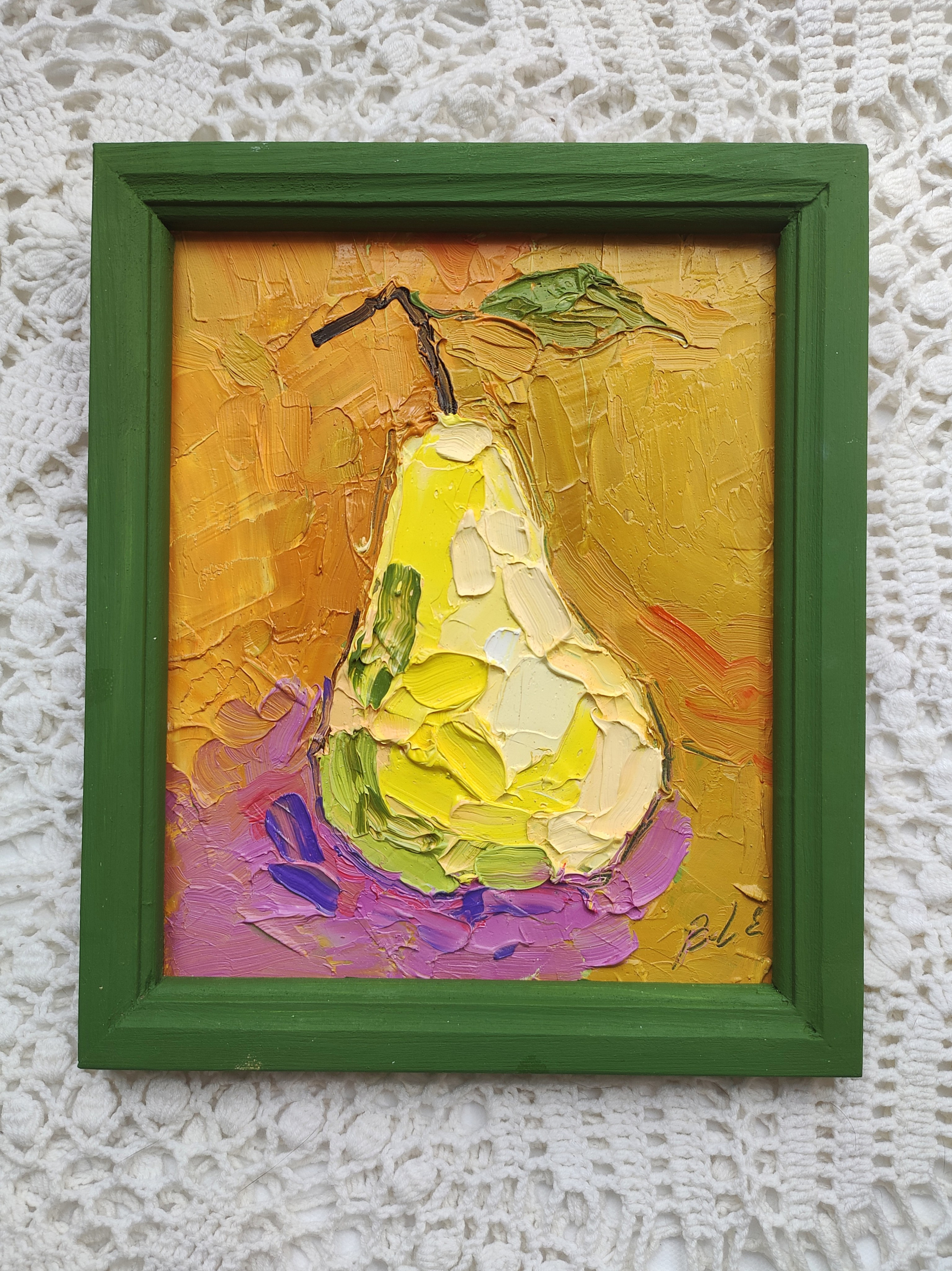 «Груша на оранжевом фоне». Галерея картин художницы Бельмесовой Евгении