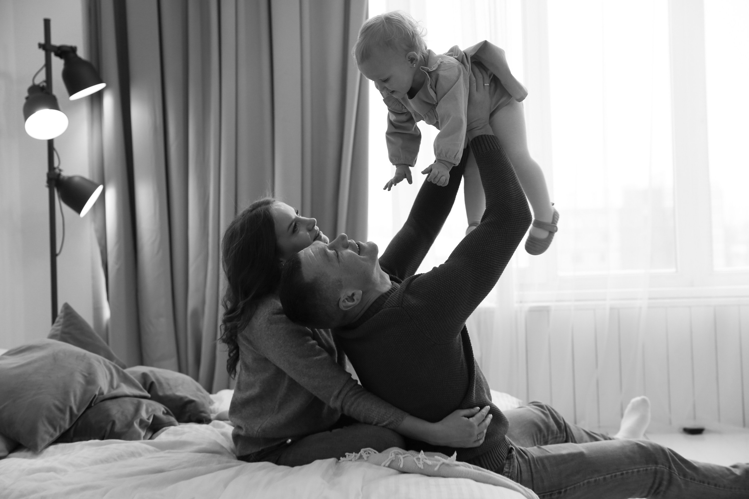 Новогодняя семейная фотосессия в студии с елкой. Свадебный и портретный фотограф в Санкт-Петербурге Надежда Чечулина