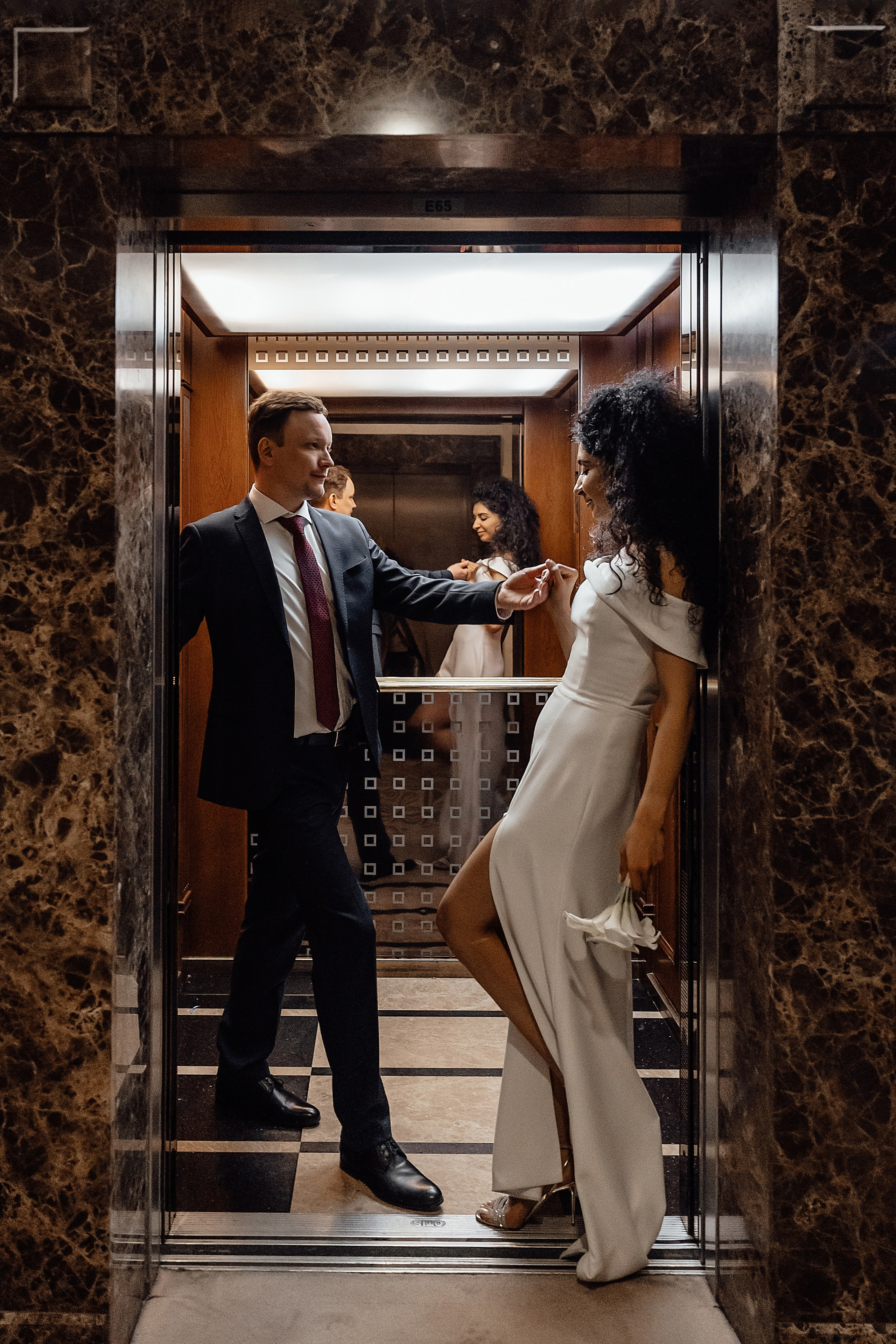 свадебная фотосессия в отеле garden plaza moscow WTC