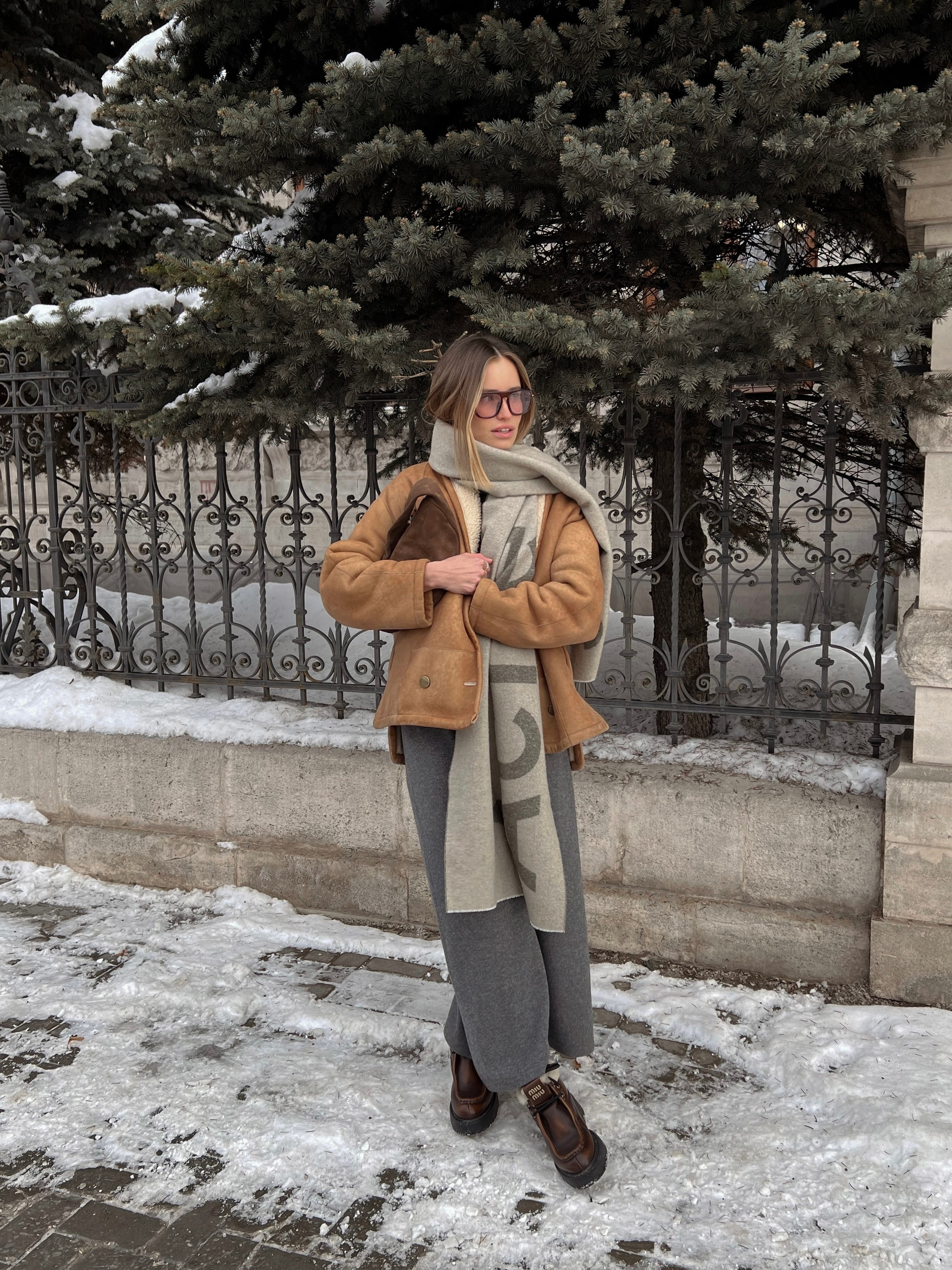 Настя — street съемка. Мобильный фотограф и видеограф — Алина