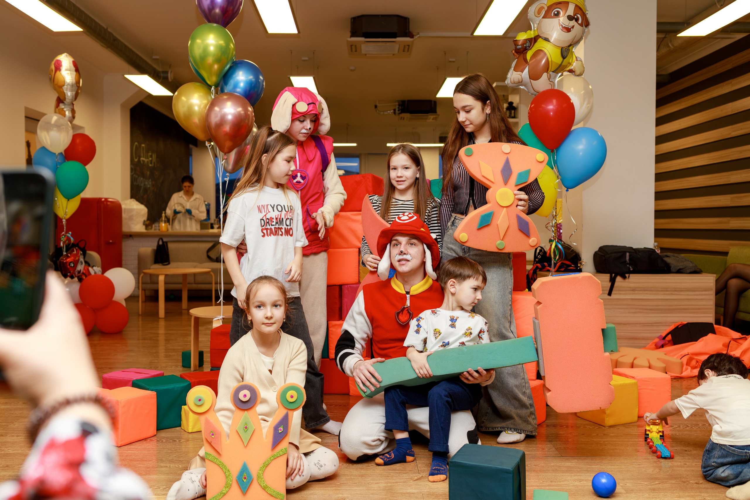 День рождения Ильи в Лифт лофт. Семейный и детский фотограф в Краснодаре Ирина Лаврецкая