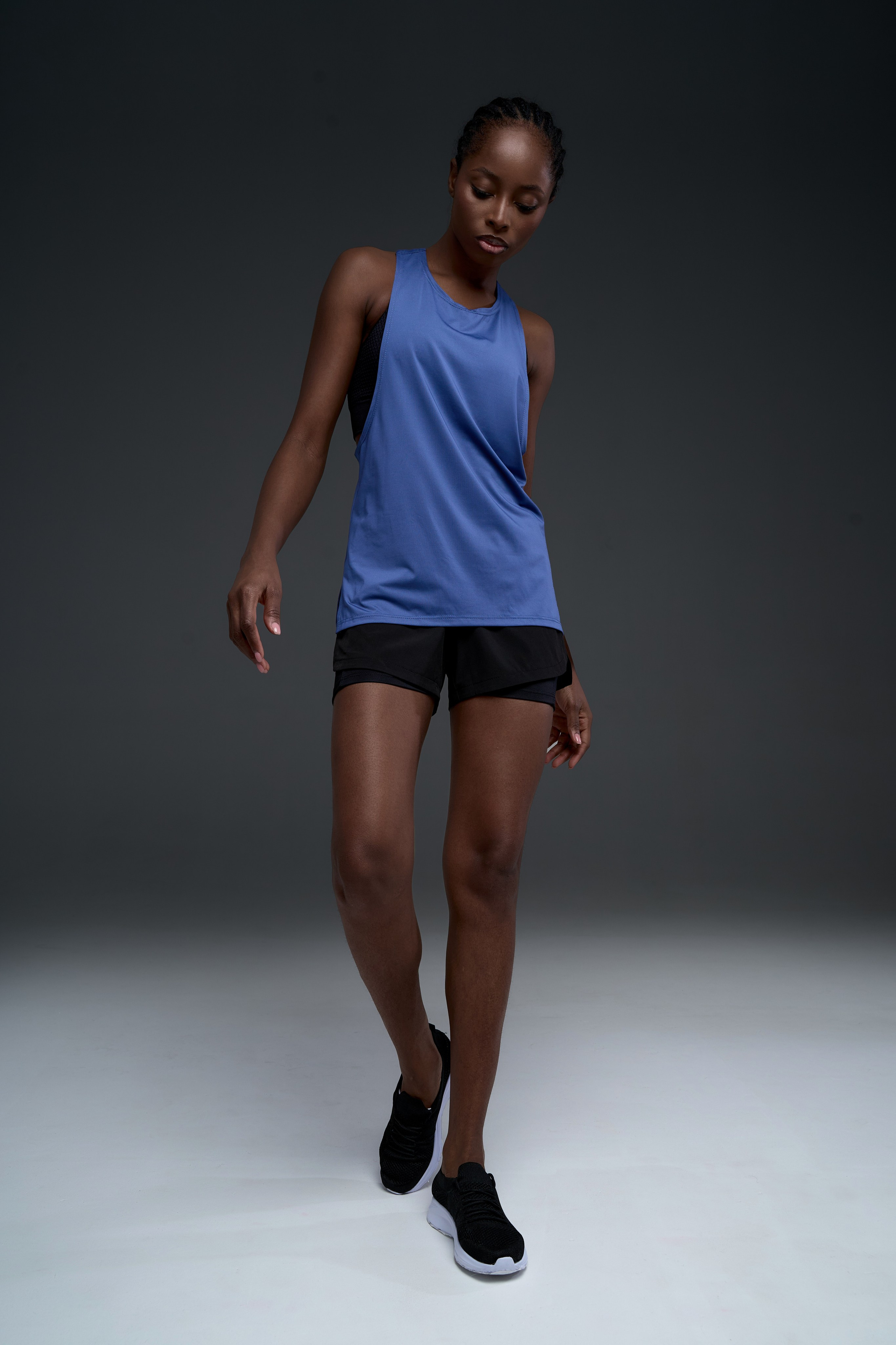 Спортивные футболки. Фотограф для маркетплейсов в Москве