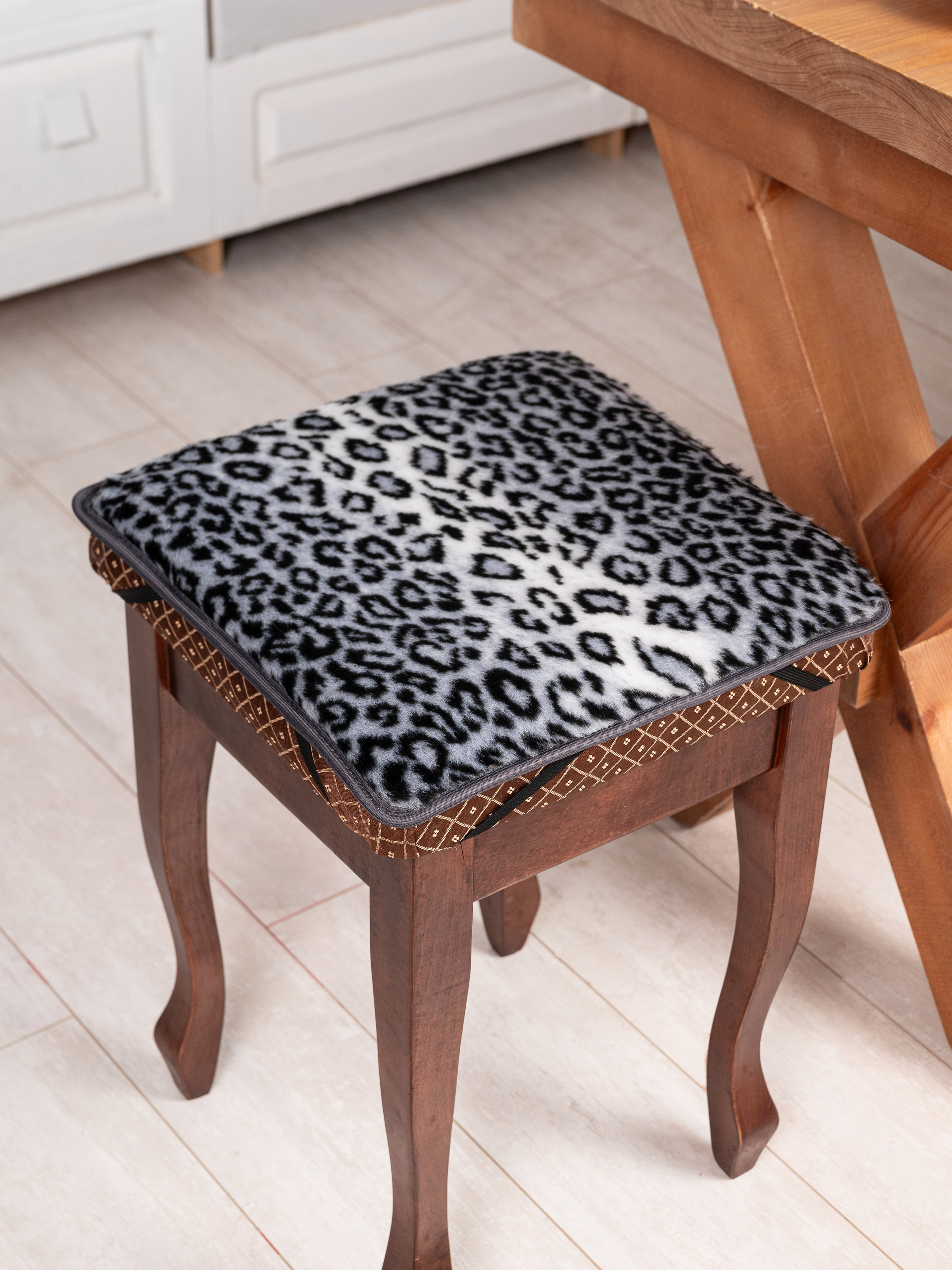 Накидки на стулья. Предметный фотограф, фото для маркетплейсов Пятигорск, КМВ