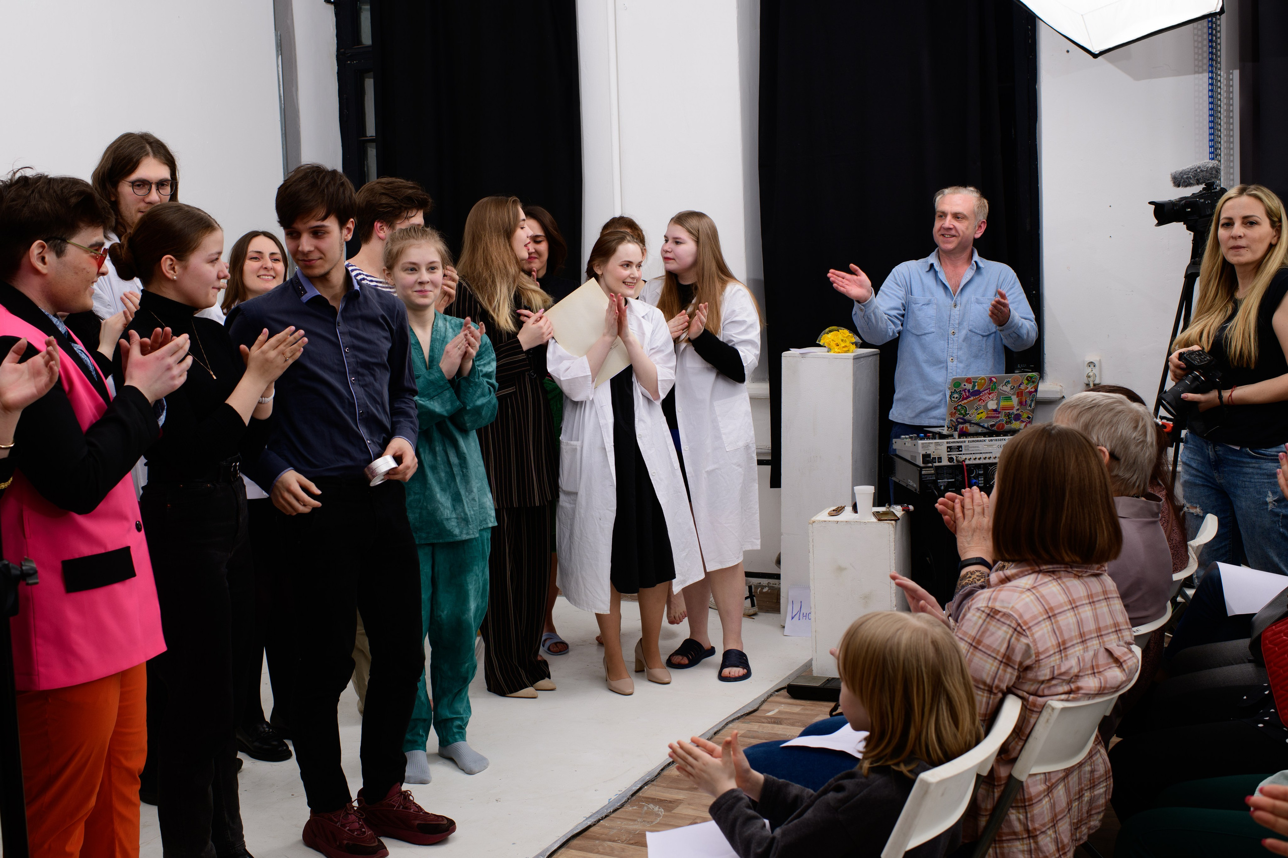 Фотосъемка выступления молодежного театра «РеСпект». Организация и проведение фотосъемок в Санкт-Петербурге. Фотограф Смирягин Илья