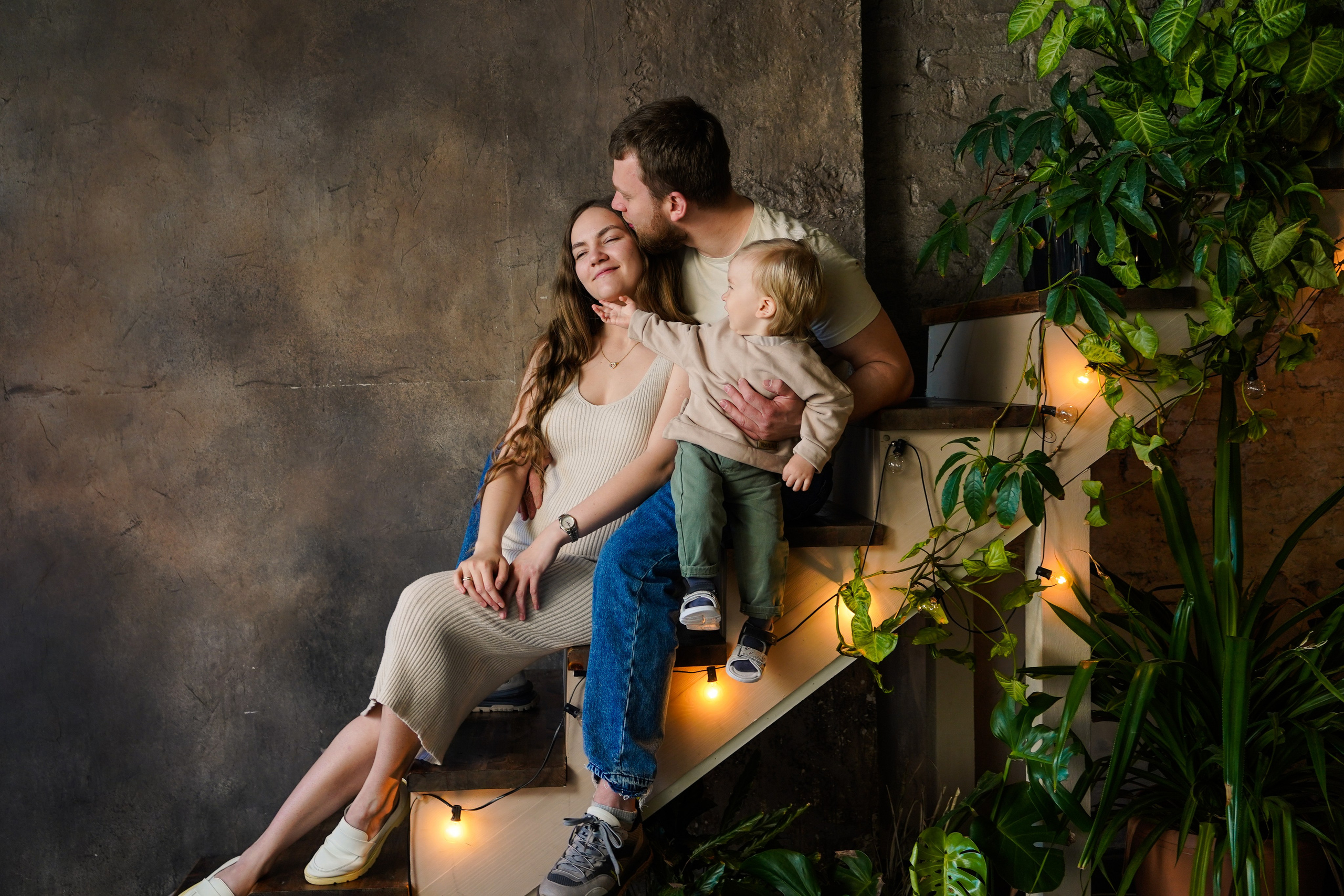 Семья с малышом в фотостудии. Семейный и портретный фотограф в Екатеринбурге Анна Лобанова