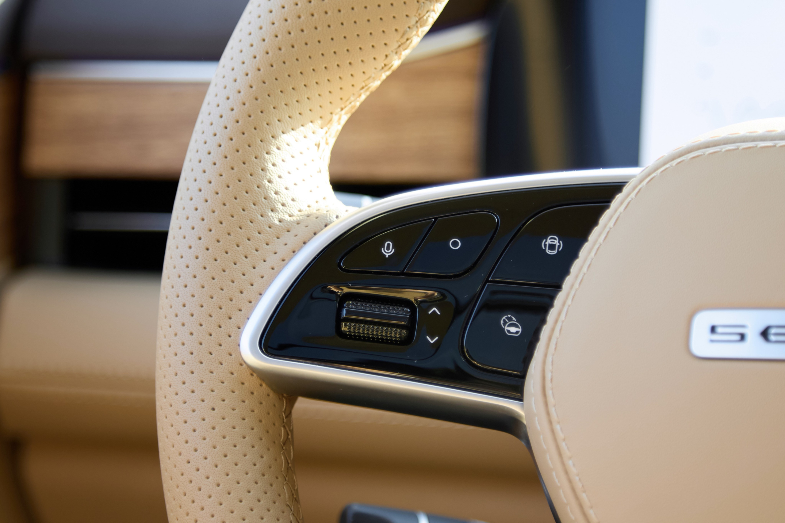 Seres M7. FM Media Сrew. Репортажные фото и видео