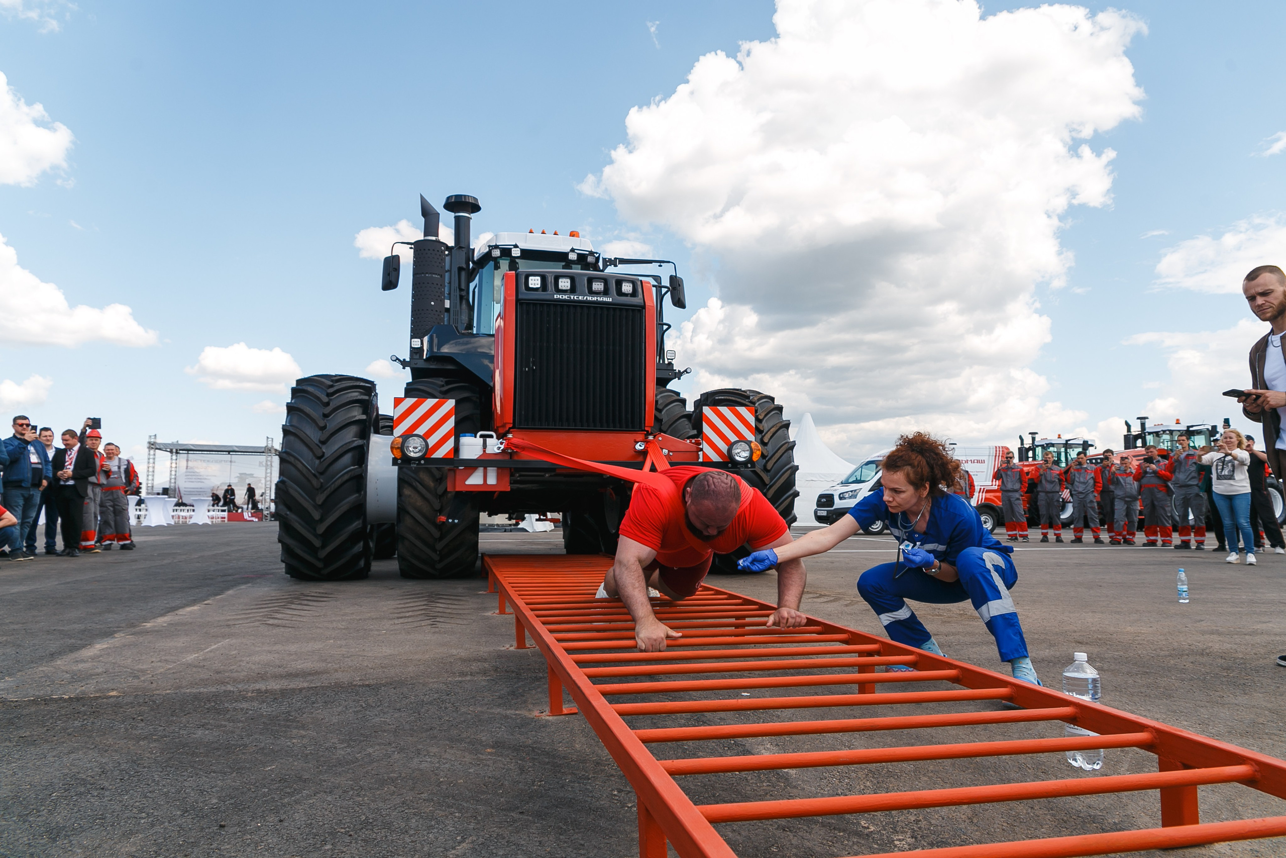 Открытие дилерского центра Ростсельмаш. Событийный фотограф Максим Бескоровайновнов