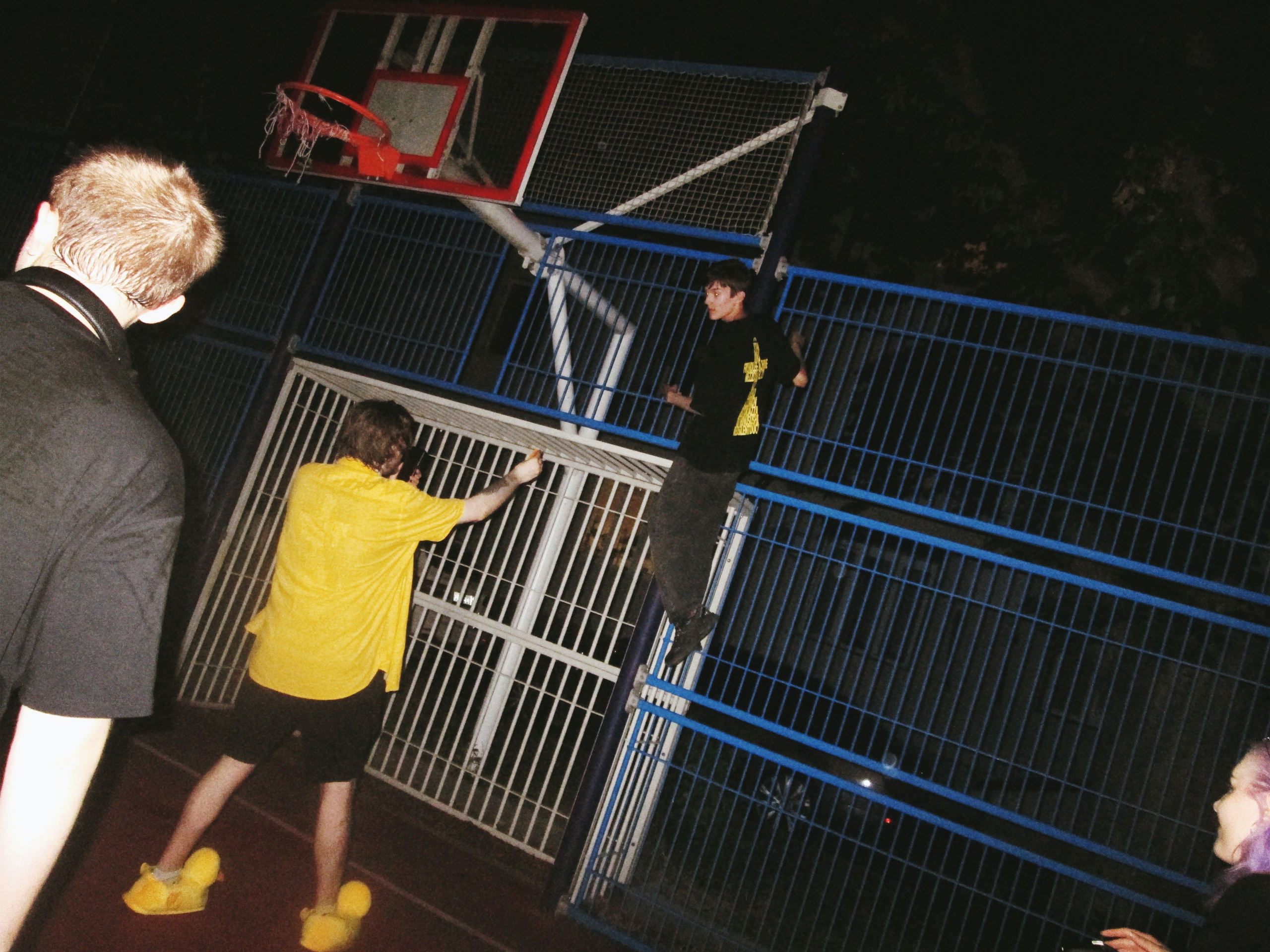 Съемка мерча MASHUPBLE. Концертный и портретный фотограф в Москве Соня Спросонья