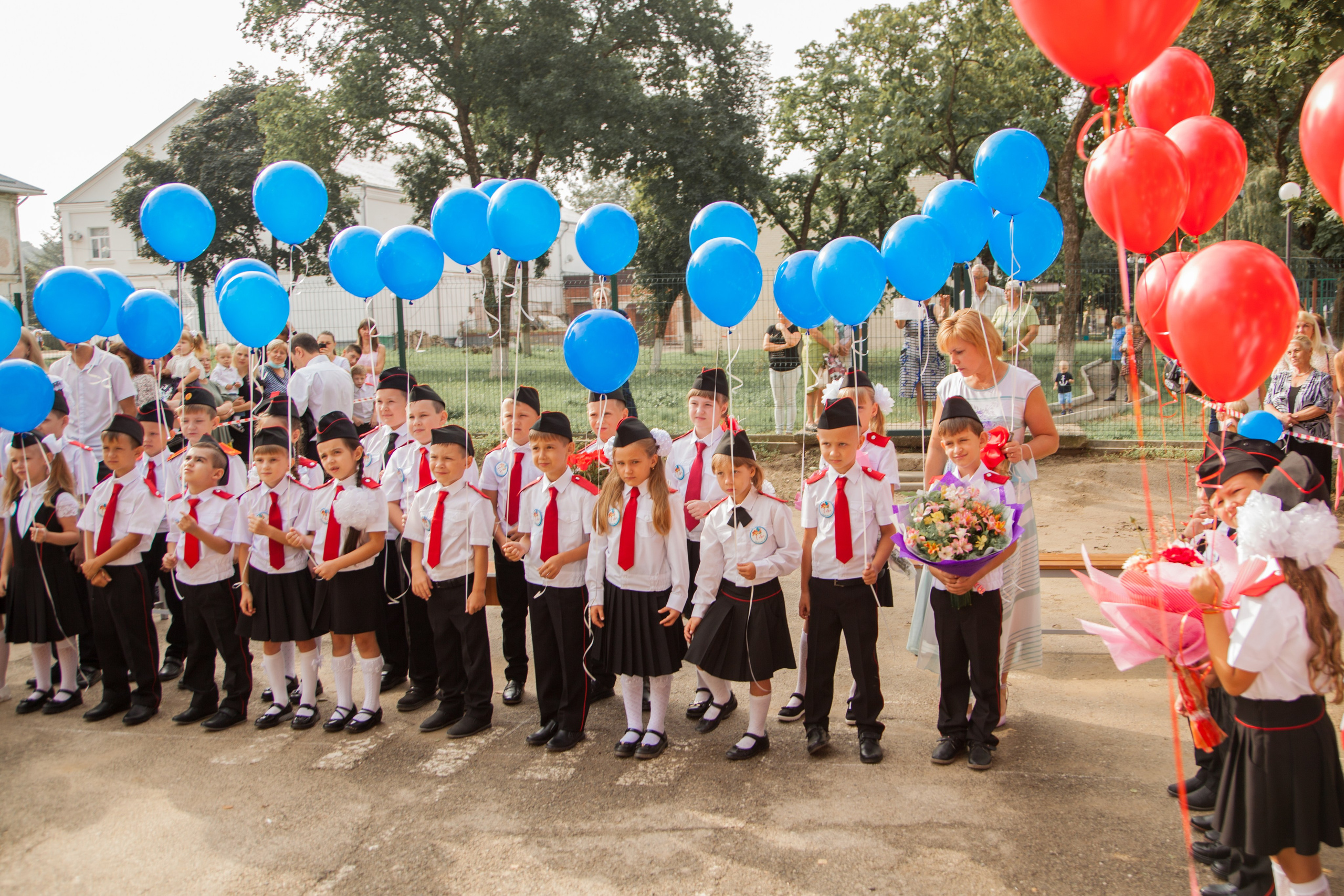 Линейка 1 сентября. Свадебный и семейный фотограф в Армавире