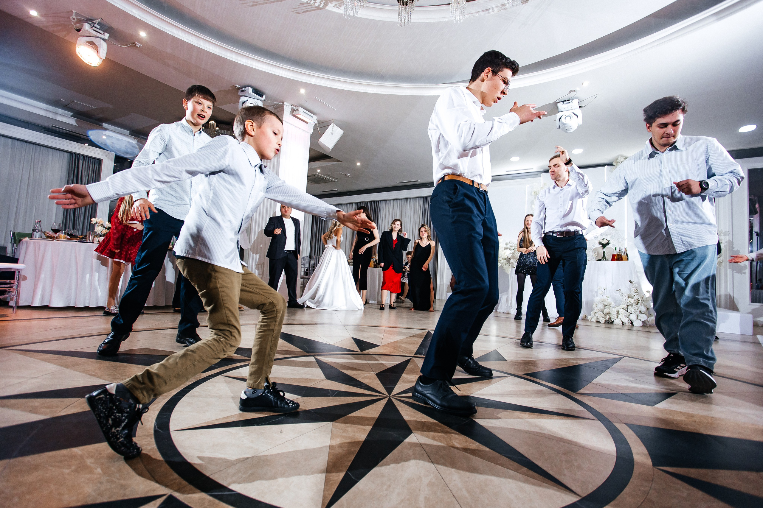 Sasha & Alena. Свадебный фотограф в Москве Виктория Арехова